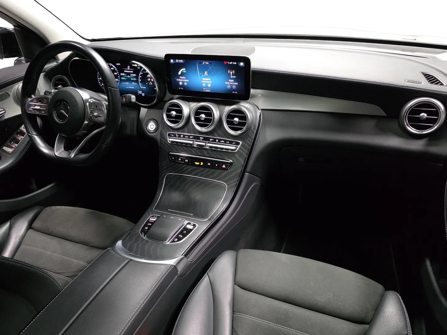 Autokuva 18 - MNU-466