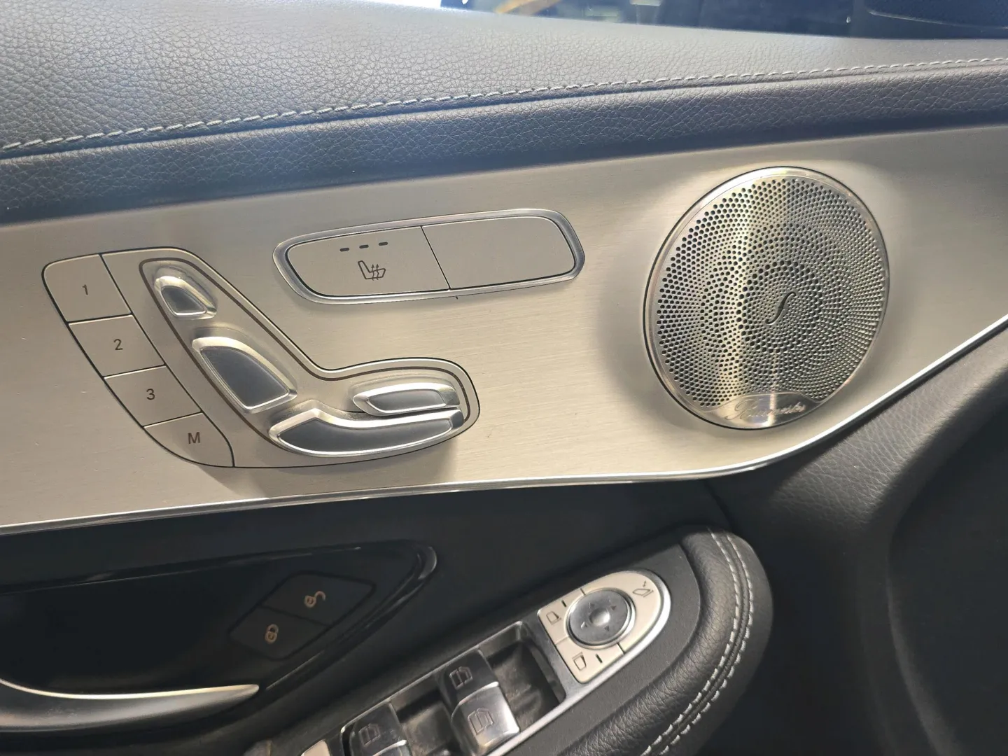 Autokuva 6 - MNU-466