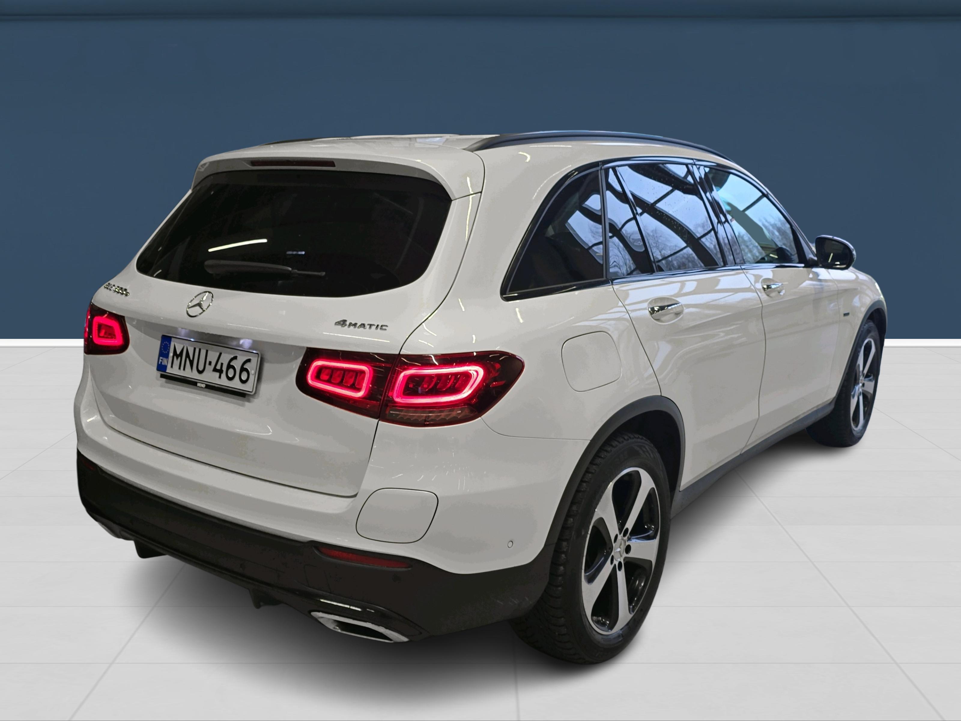 Autokuva 3 - MNU-466