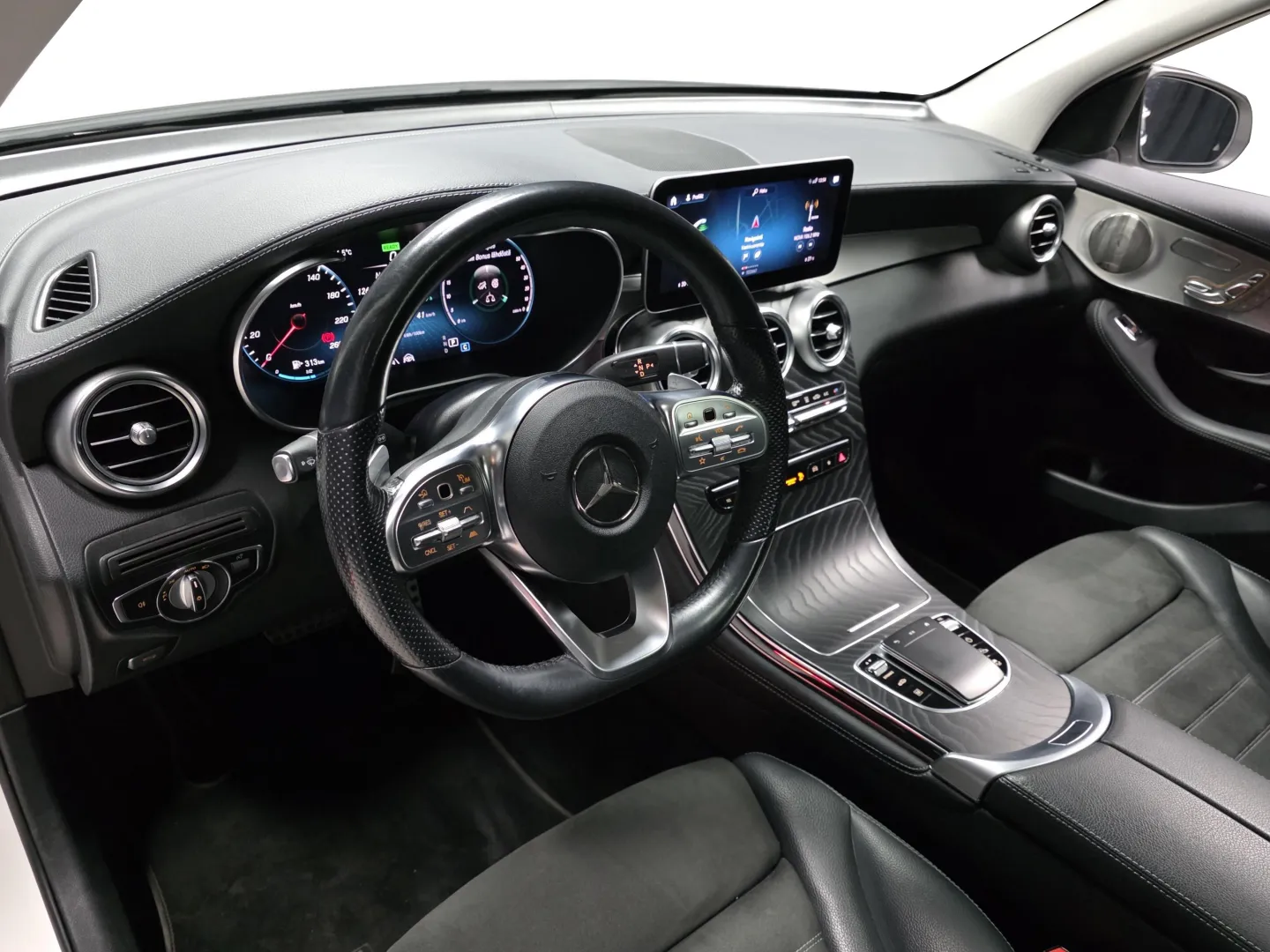 Autokuva 8 - MNU-466