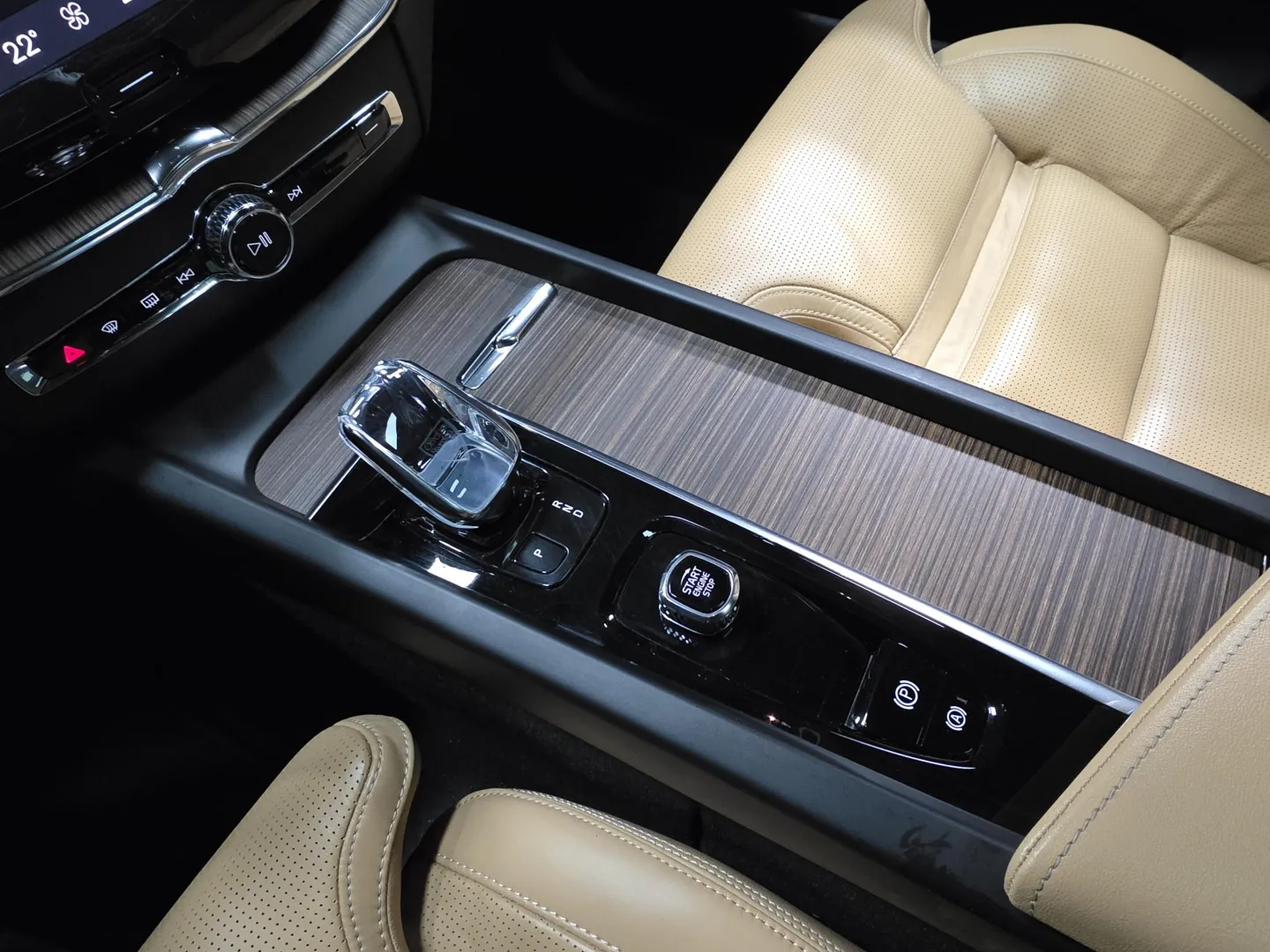 Autokuva 14 - MOC-663