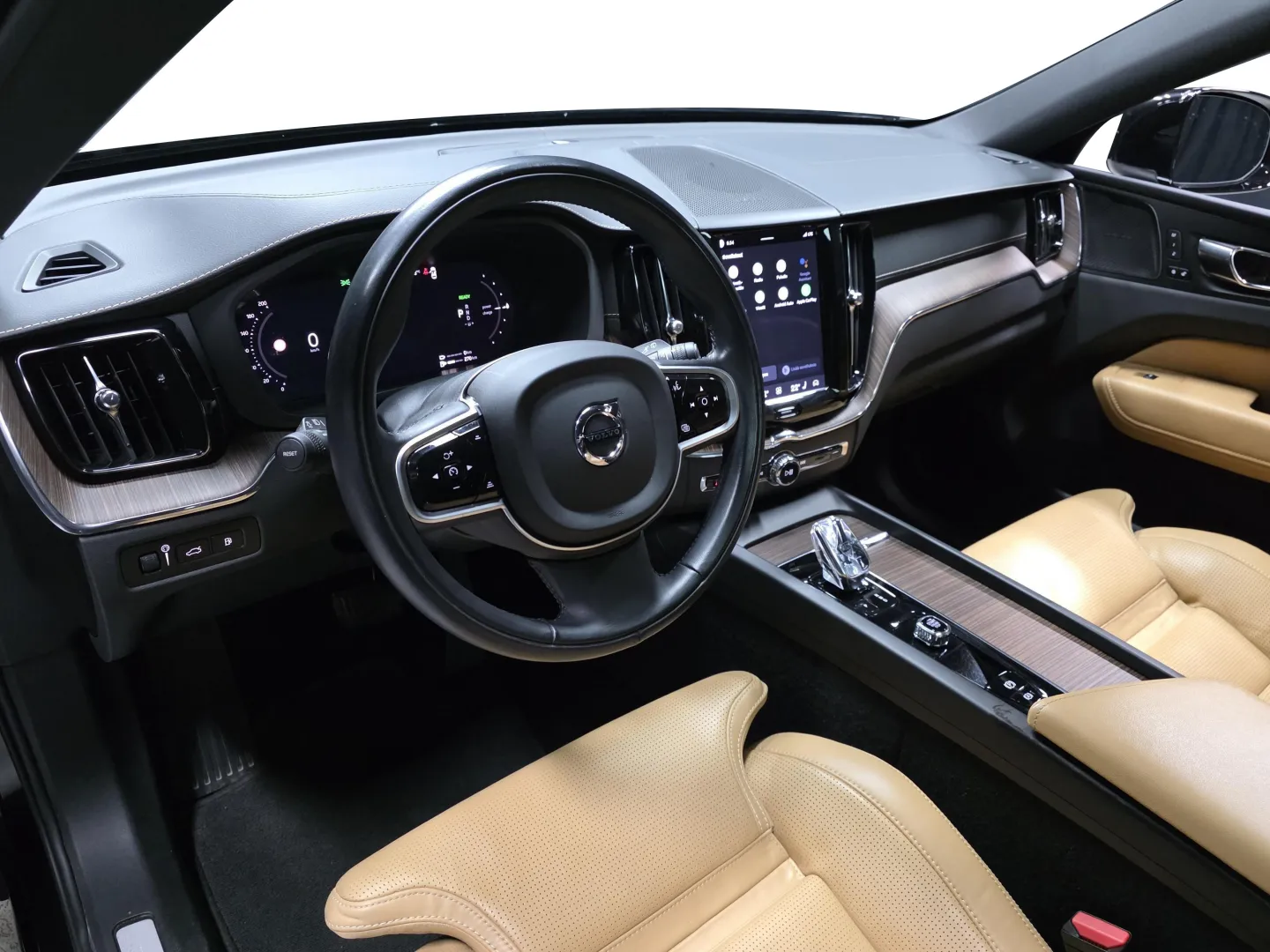 Autokuva 8 - MOC-663