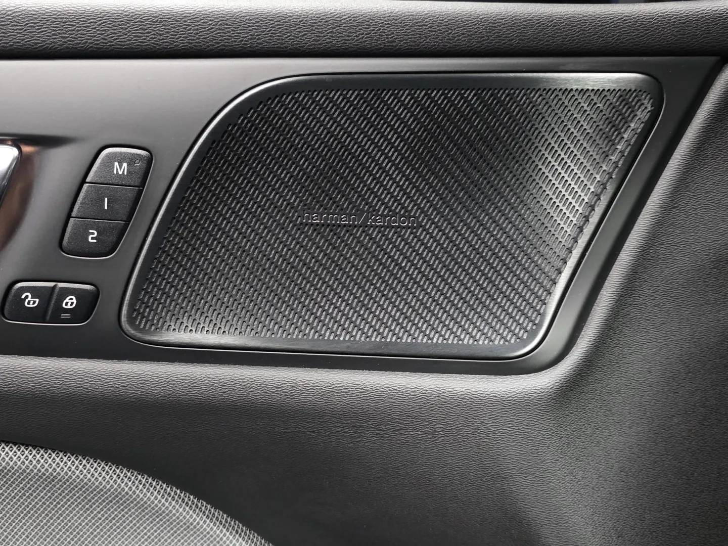 Autokuva 16 - MOJ-430