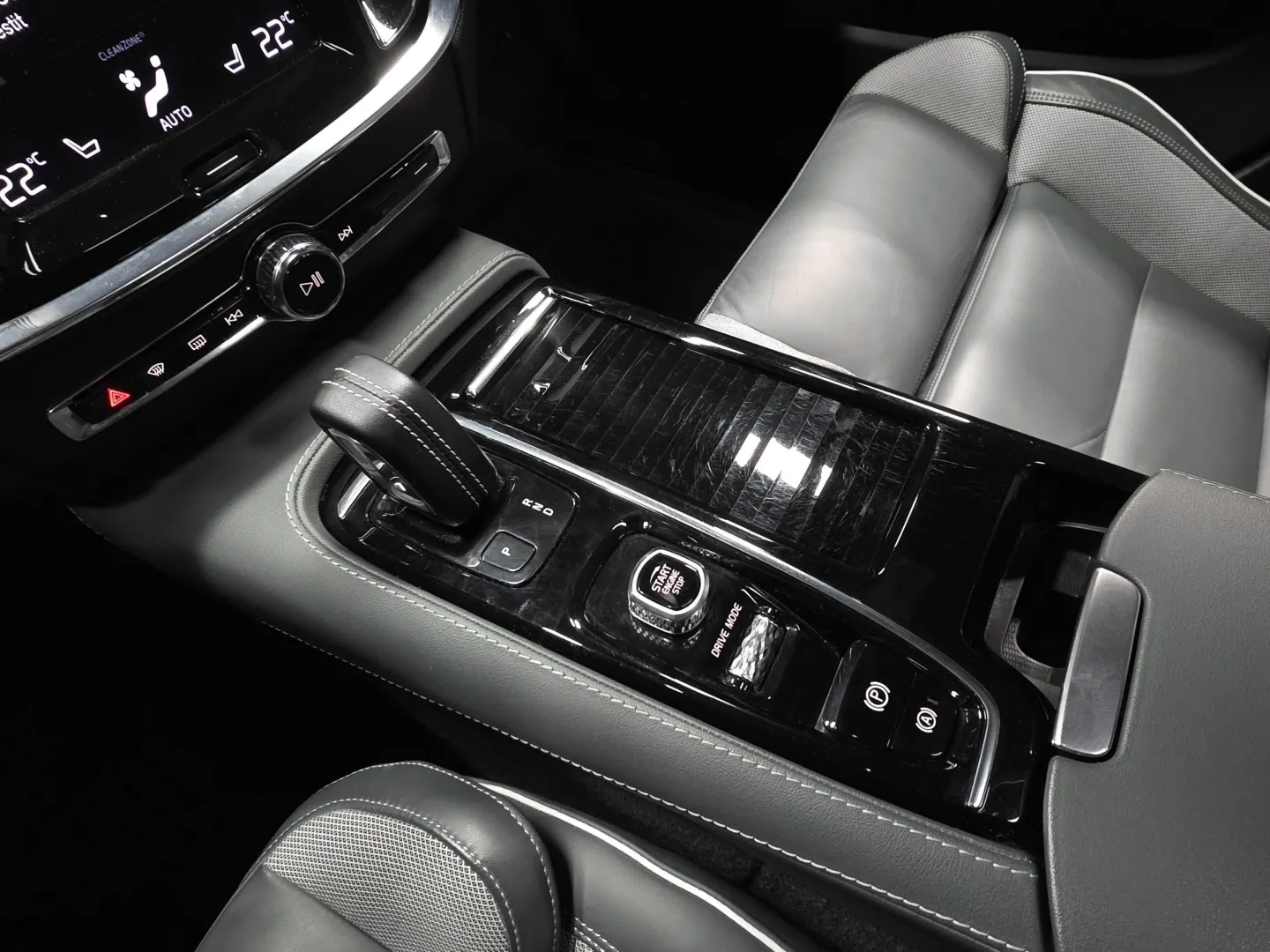 Autokuva 15 - MOJ-430