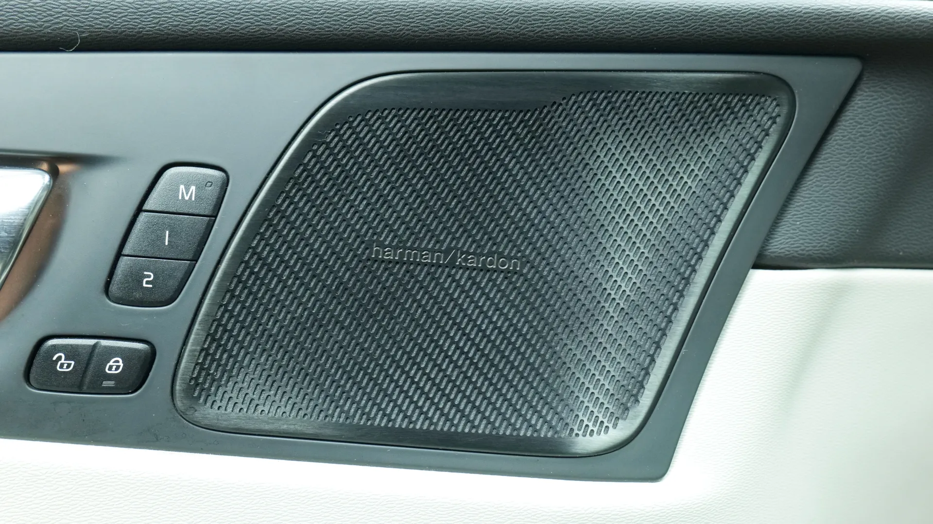 Autokuva 11 - MOJ-437