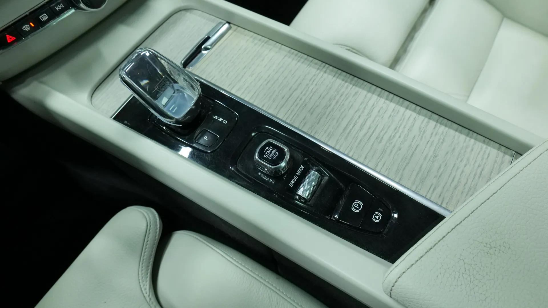 Autokuva 10 - MOJ-437