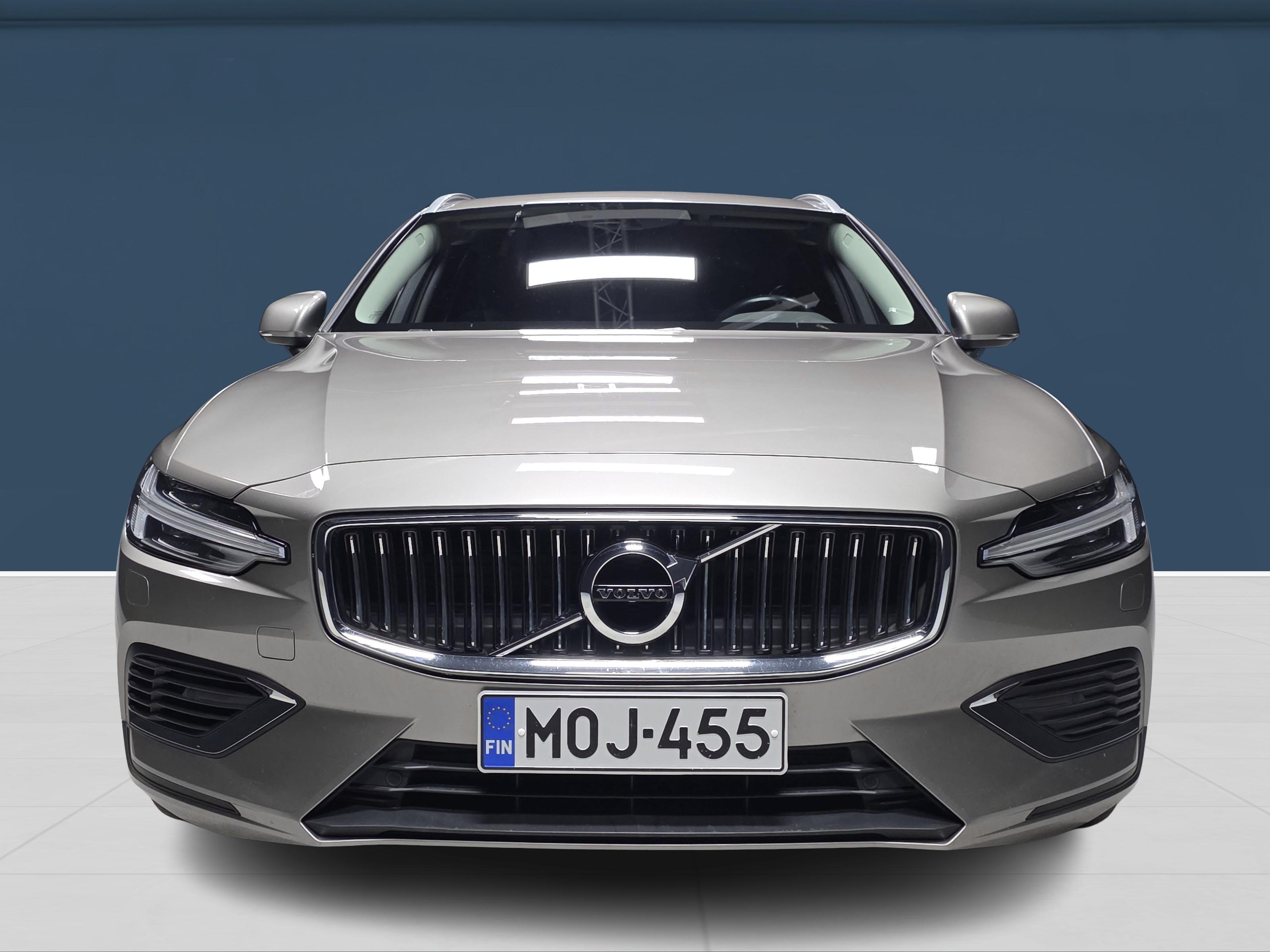 Volvo V60 2022, photo 2/18