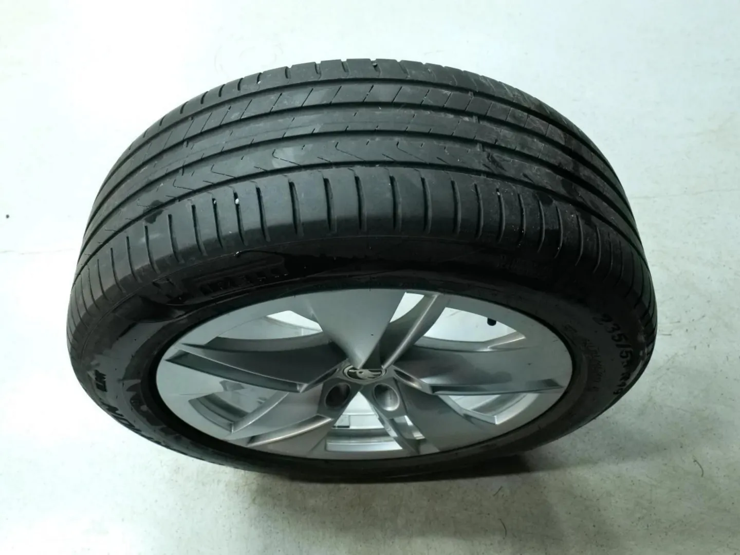 Autokuva 16 - MOL-115