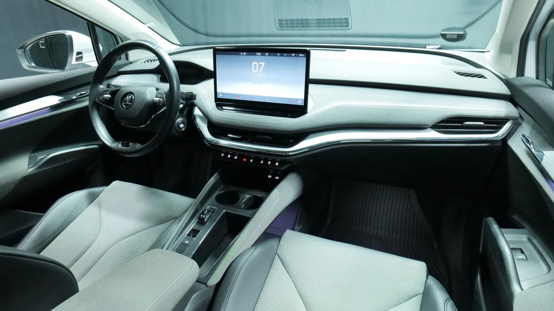 Autokuva 17 - MOL-115