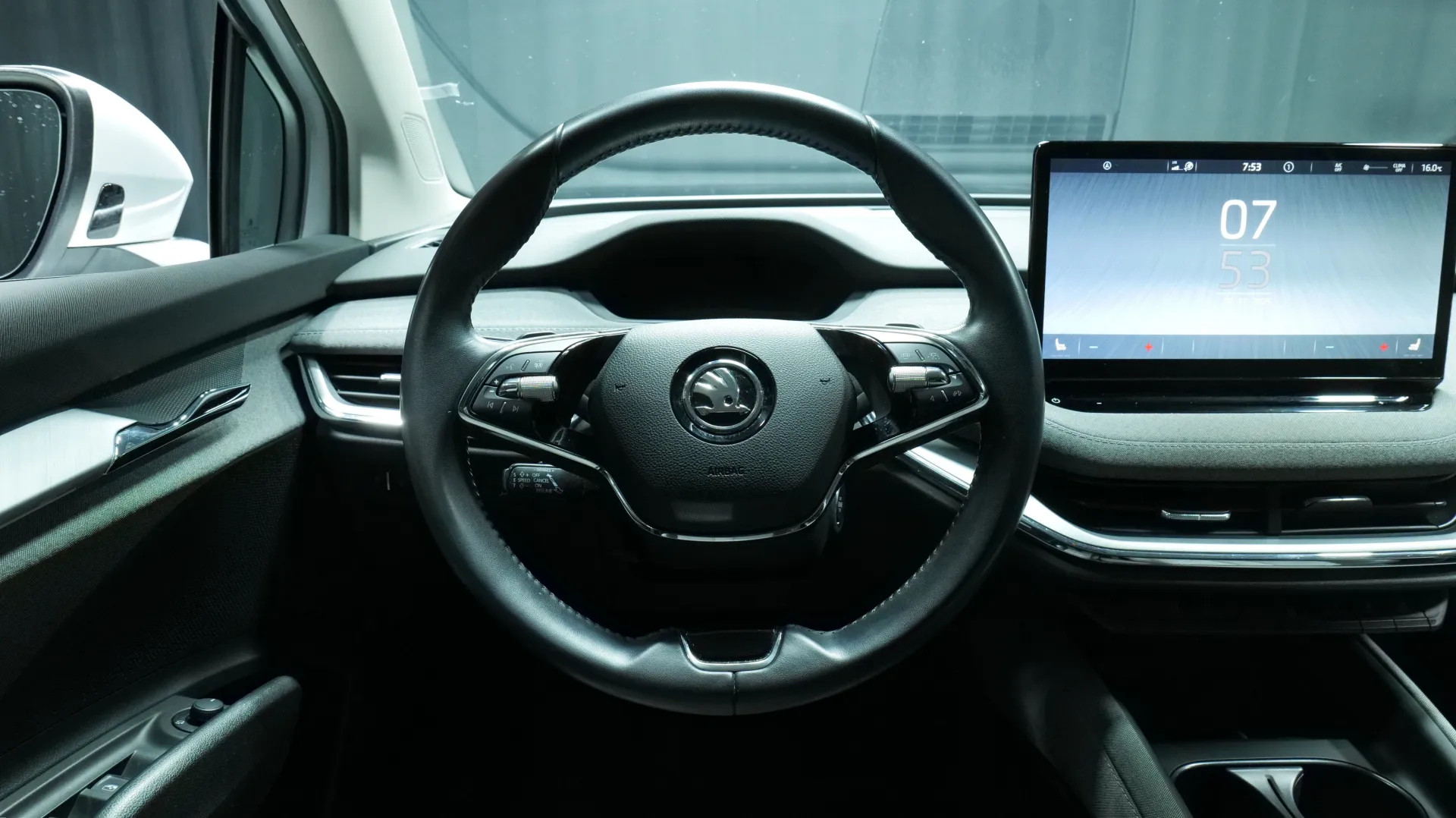 Autokuva 14 - MOL-115