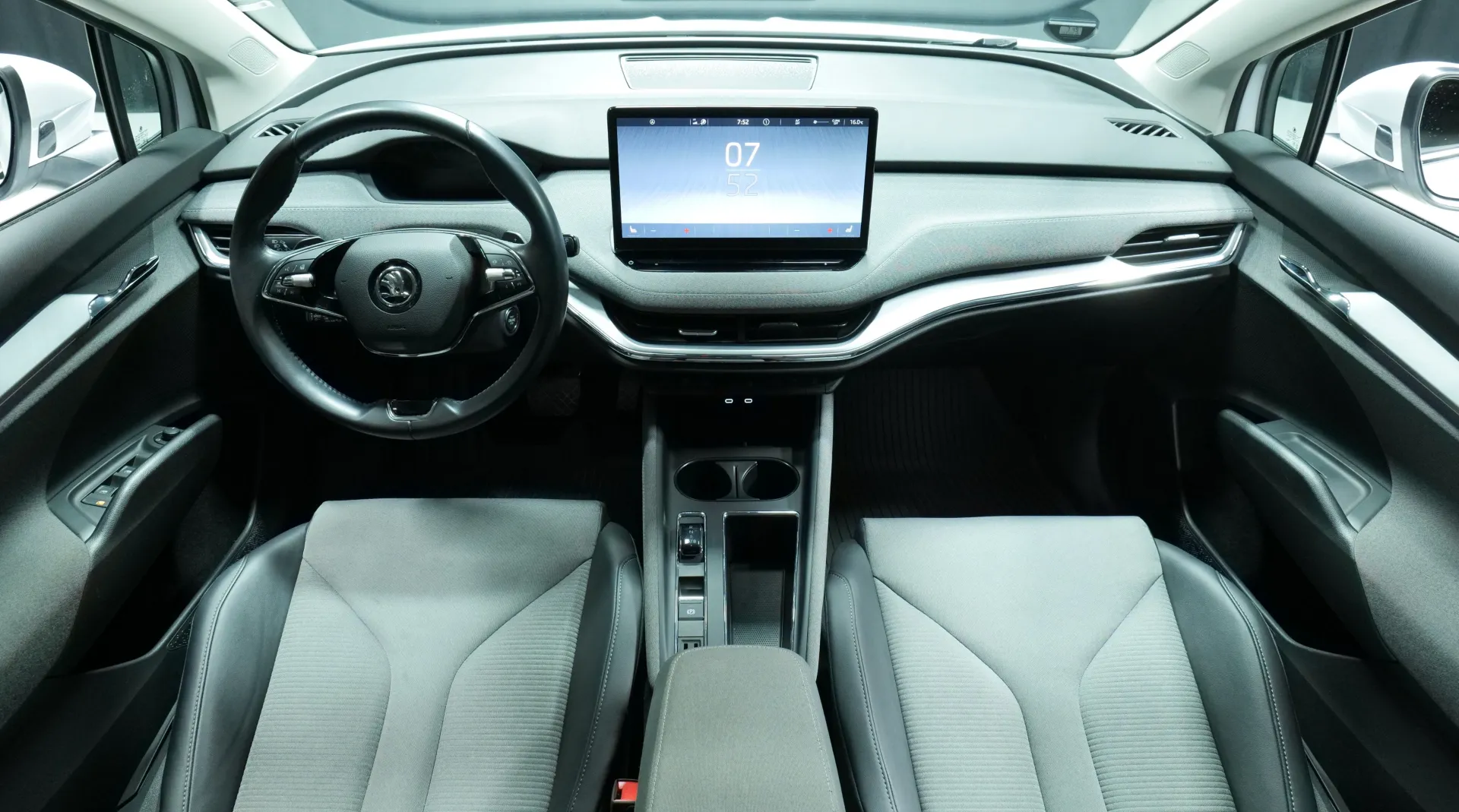 Autokuva 13 - MOL-115