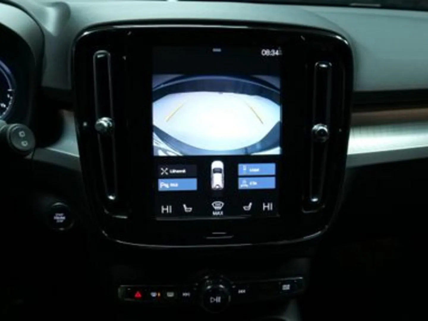 Autokuva 12 - MON-626