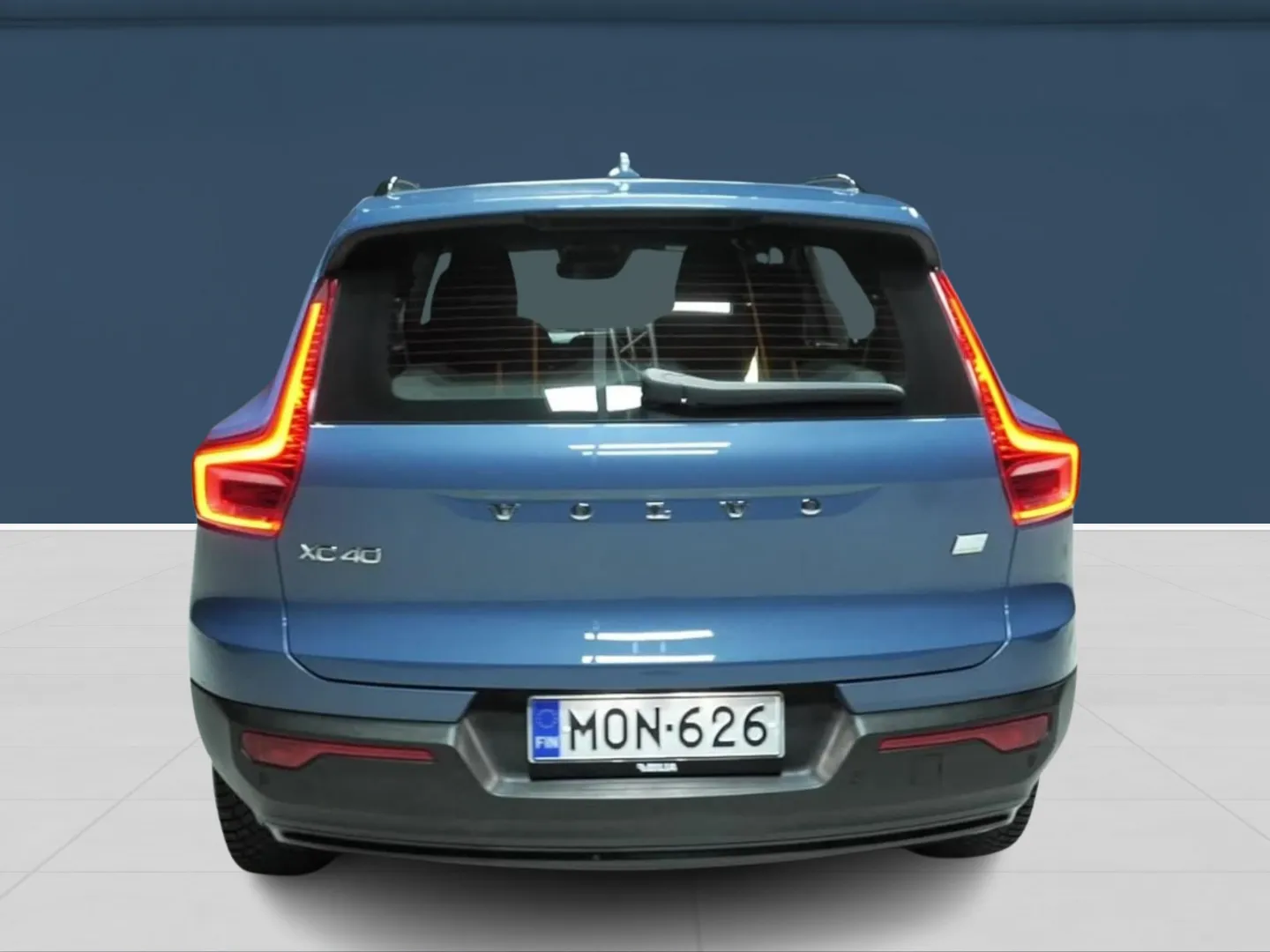 Autokuva 5 - MON-626