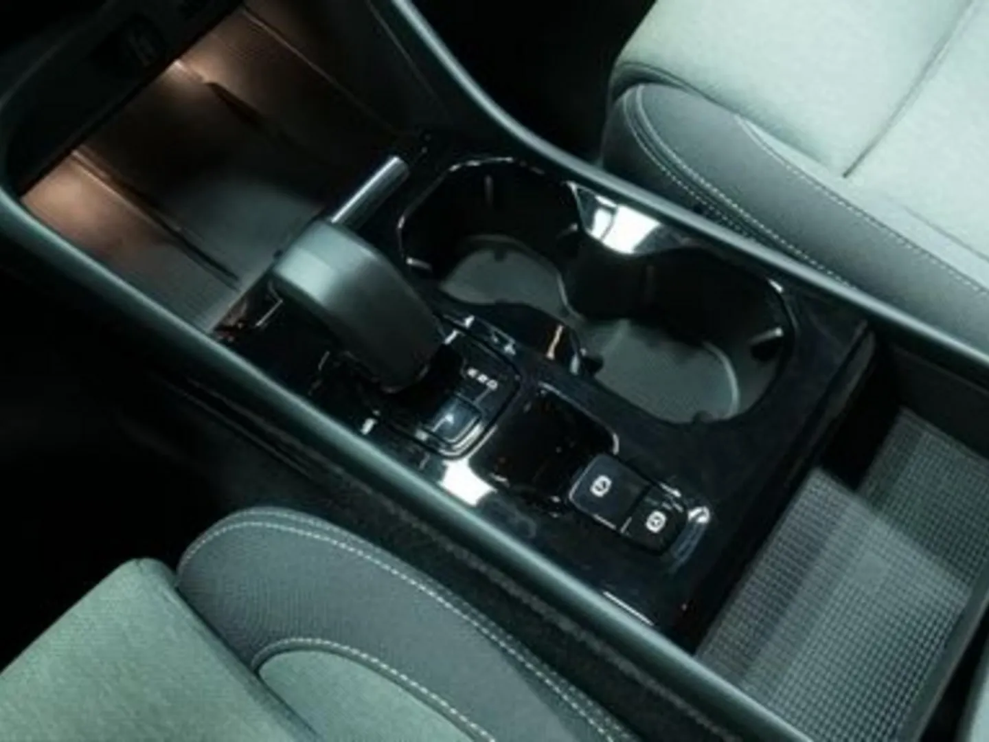 Autokuva 11 - MON-626