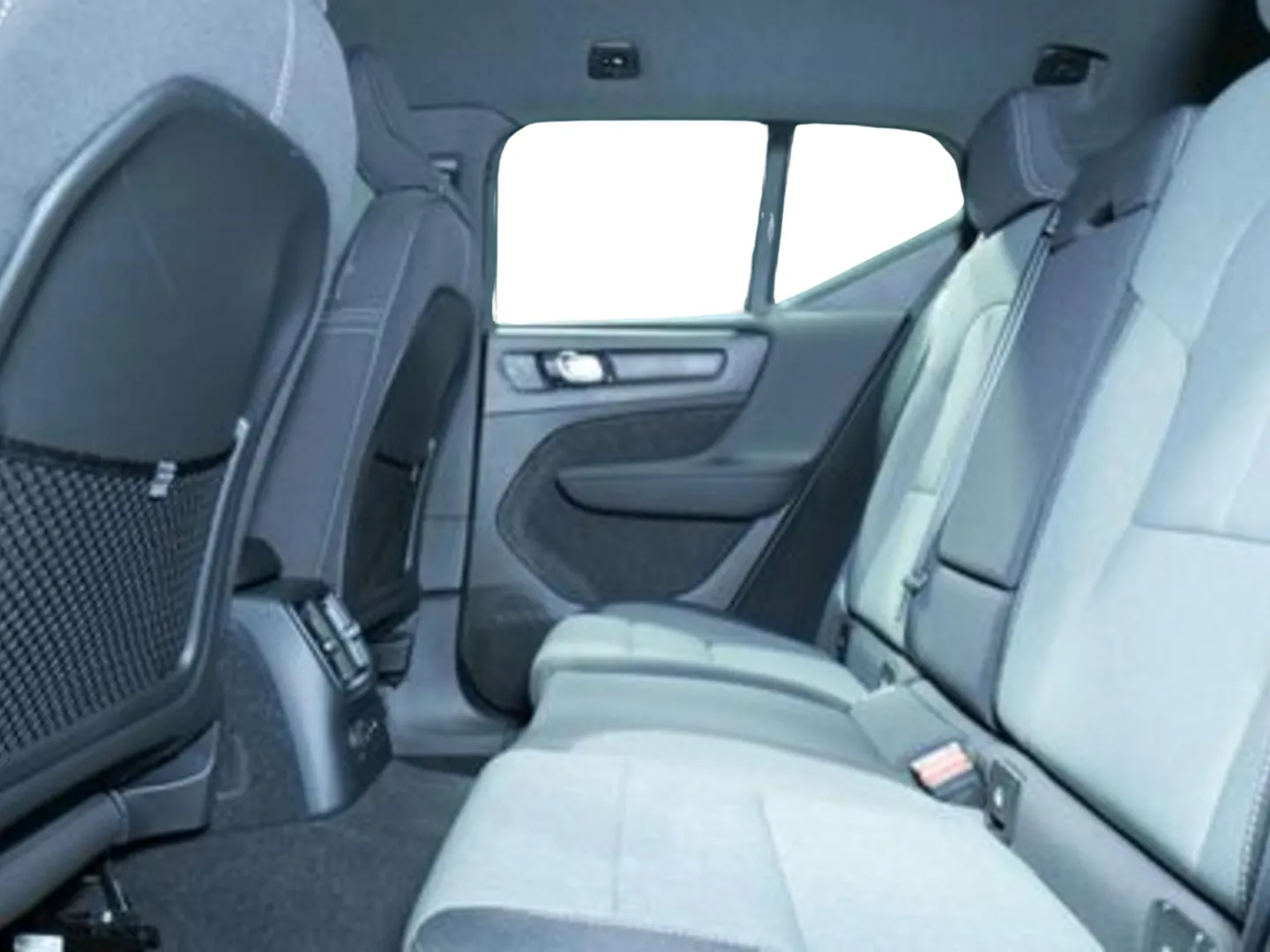 Autokuva 9 - MON-626