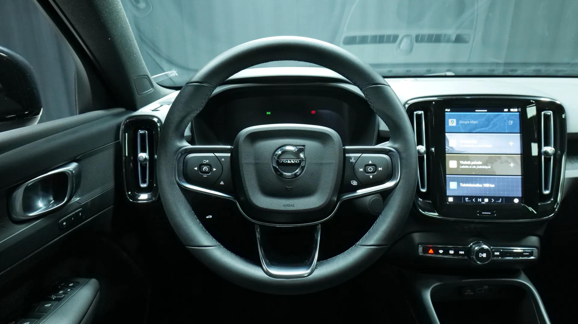 Autokuva 14 - MOO-295