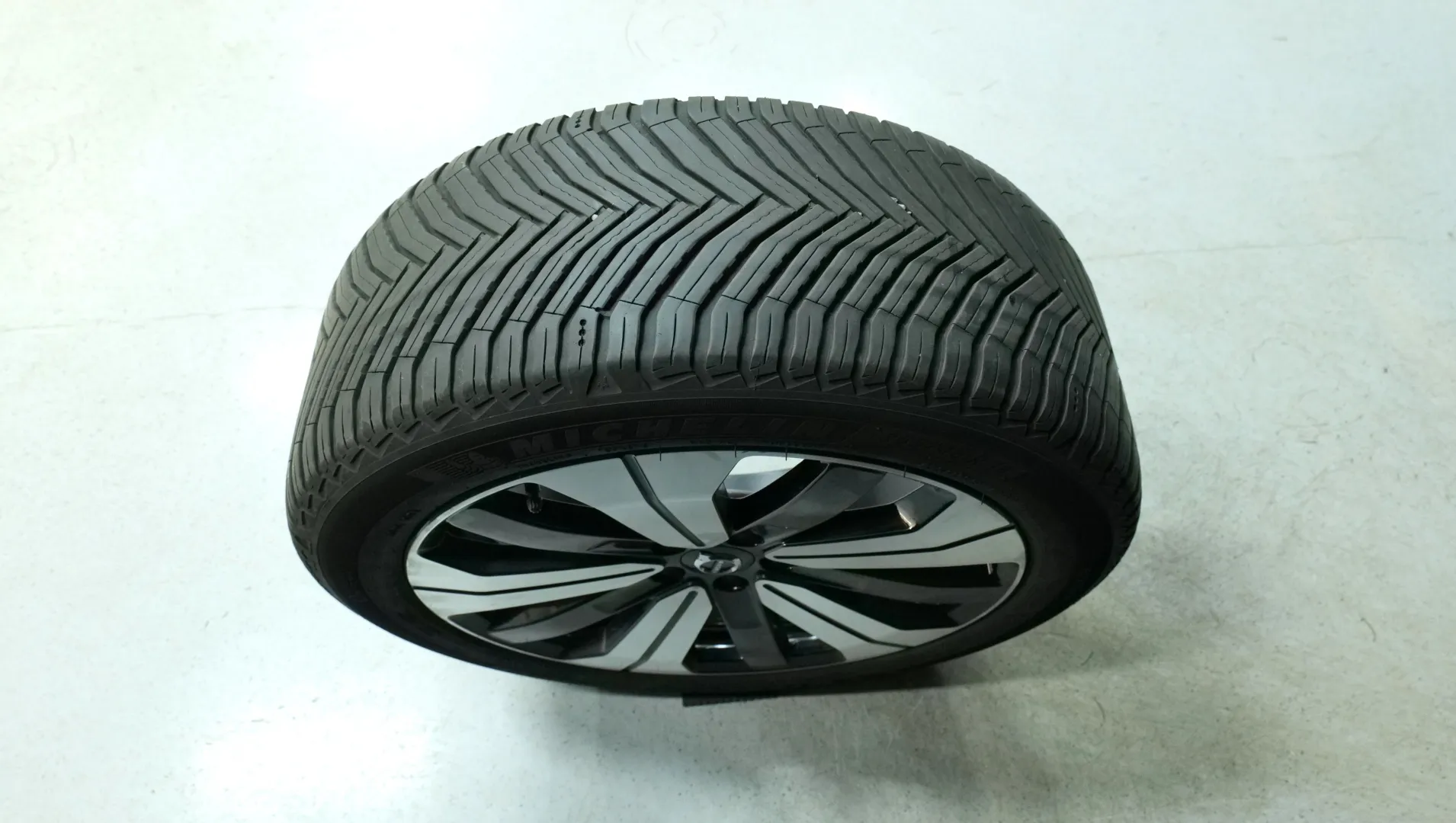 Autokuva 20 - MOO-295