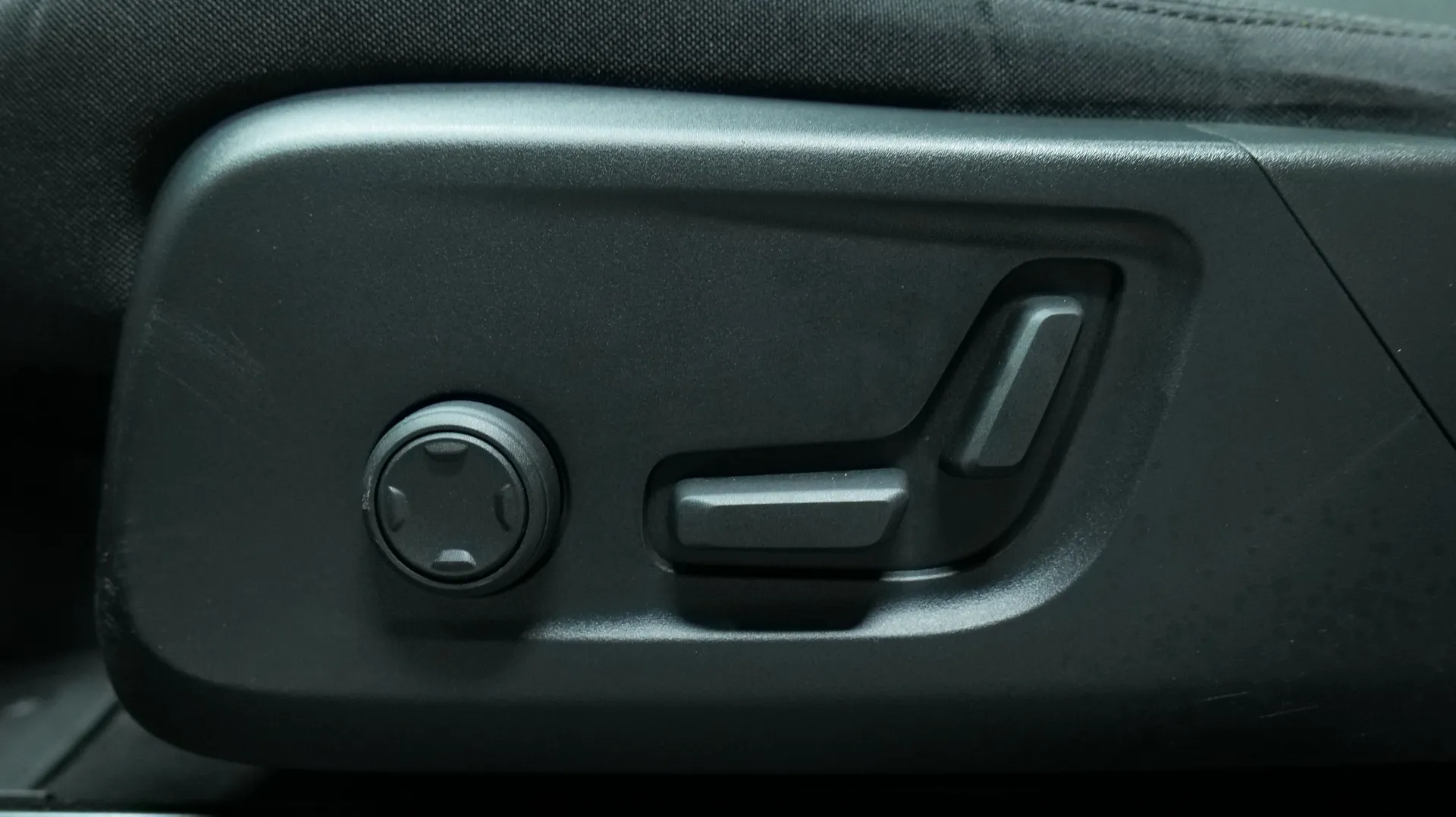 Autokuva 10 - MOO-295