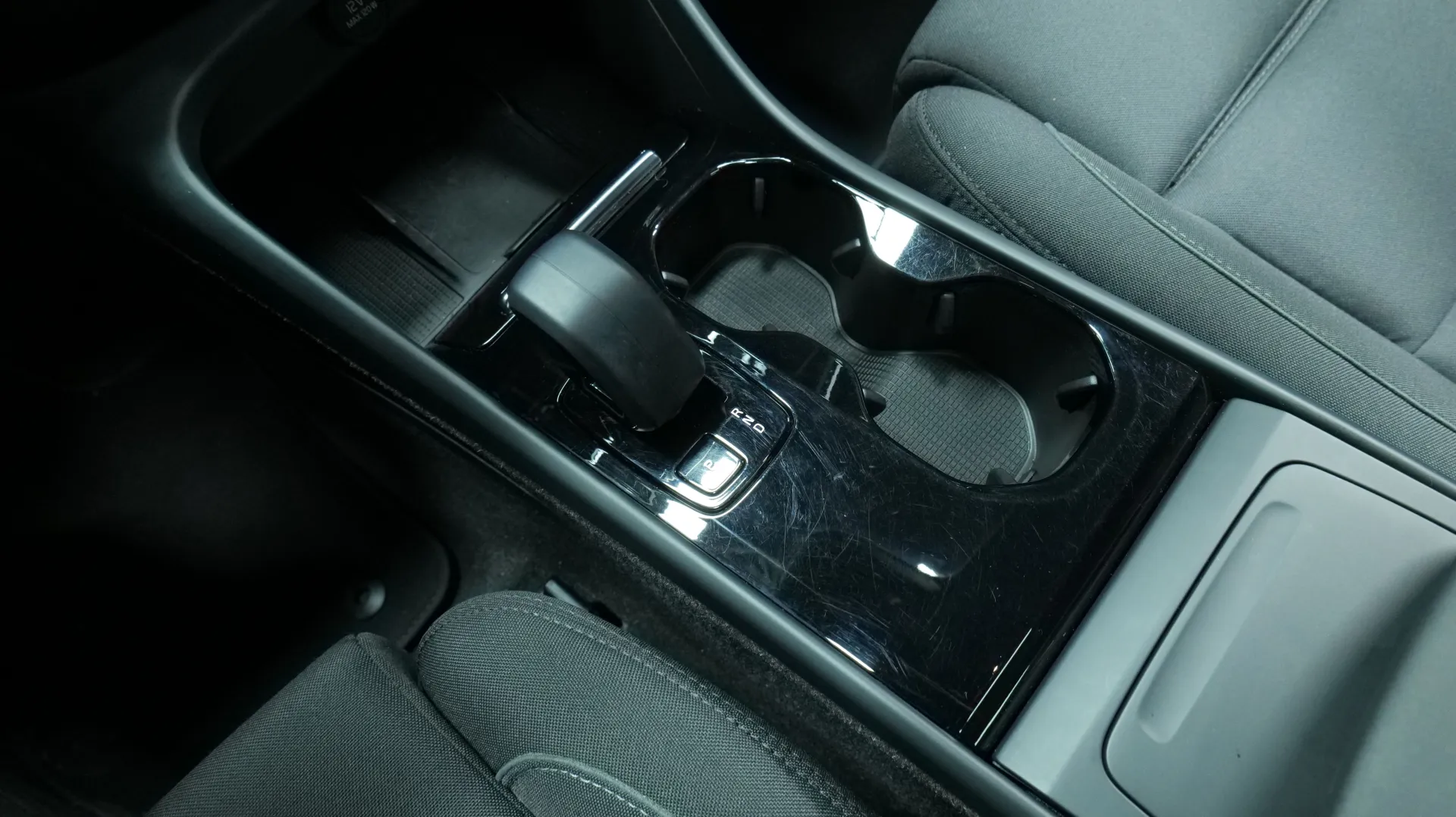 Autokuva 9 - MOO-295