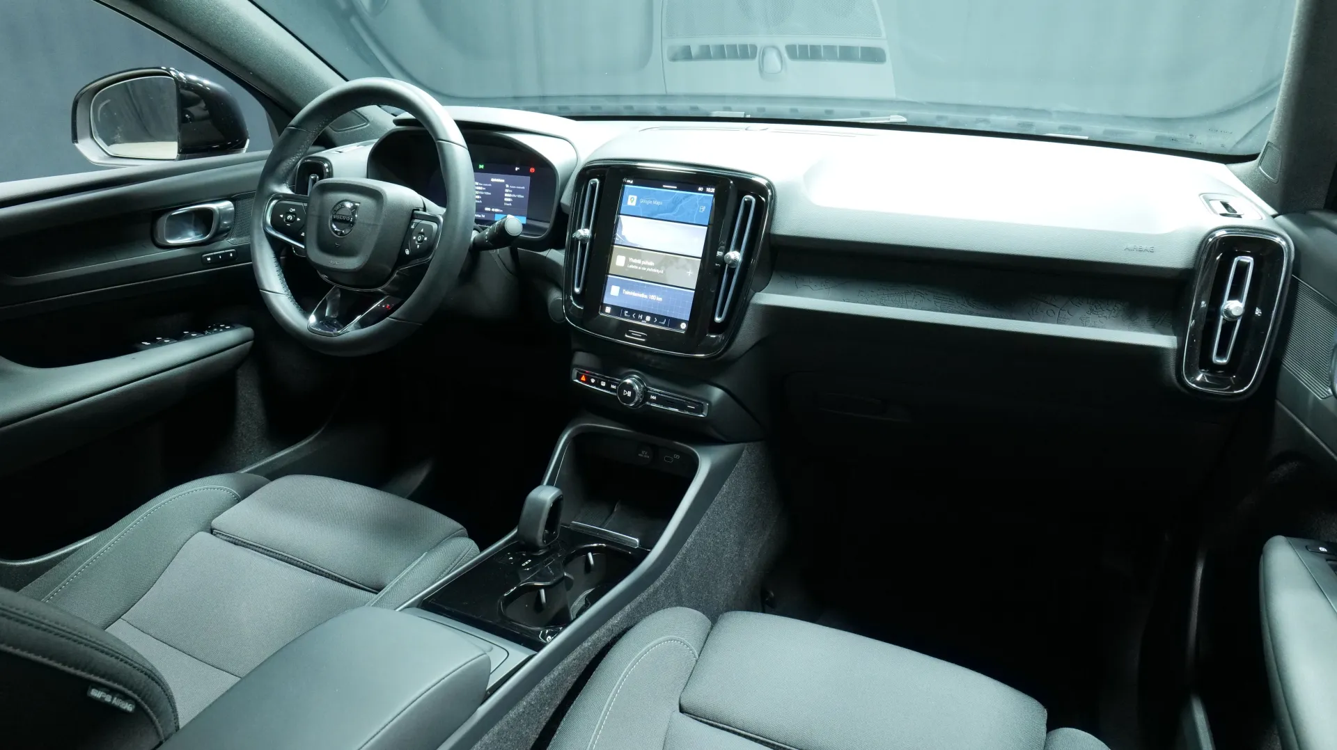 Autokuva 18 - MOO-295