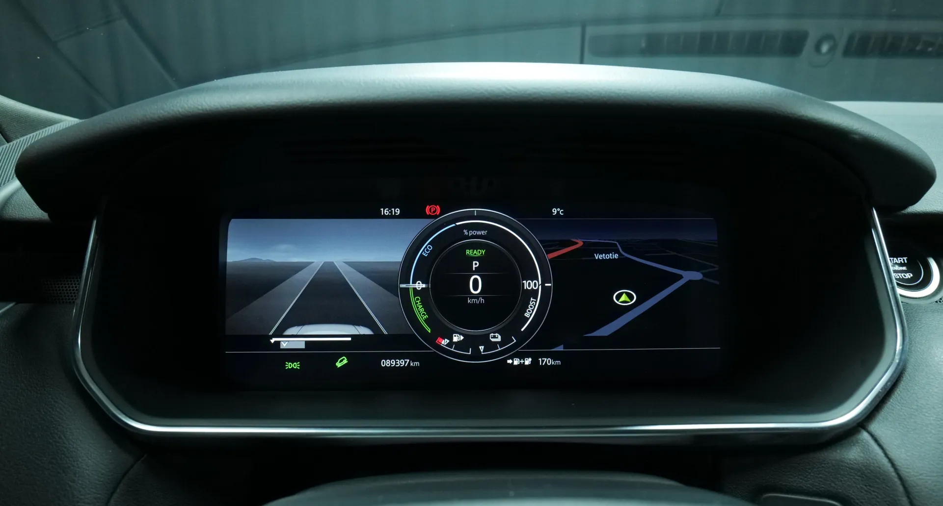 Autokuva 6 - MOO-345