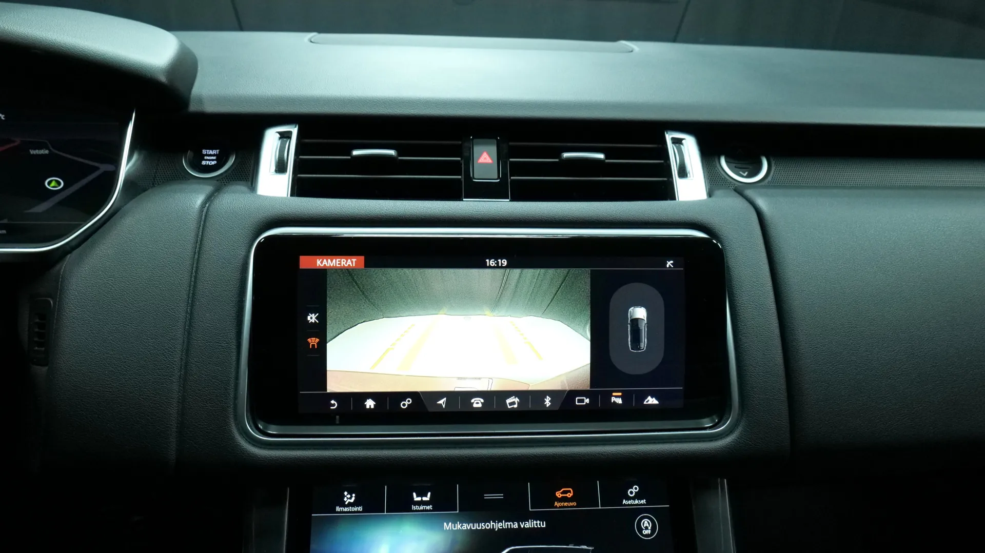 Autokuva 7 - MOO-345