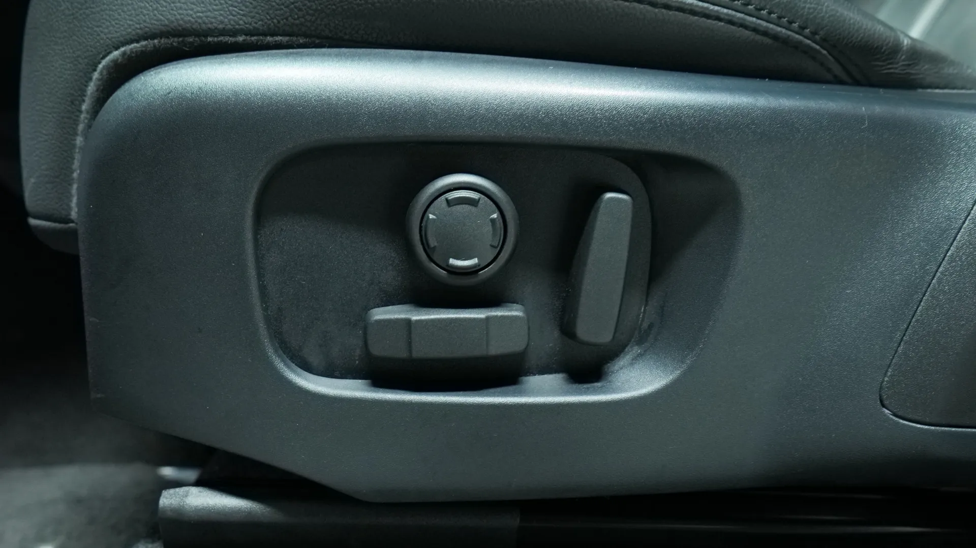 Autokuva 10 - MOO-345