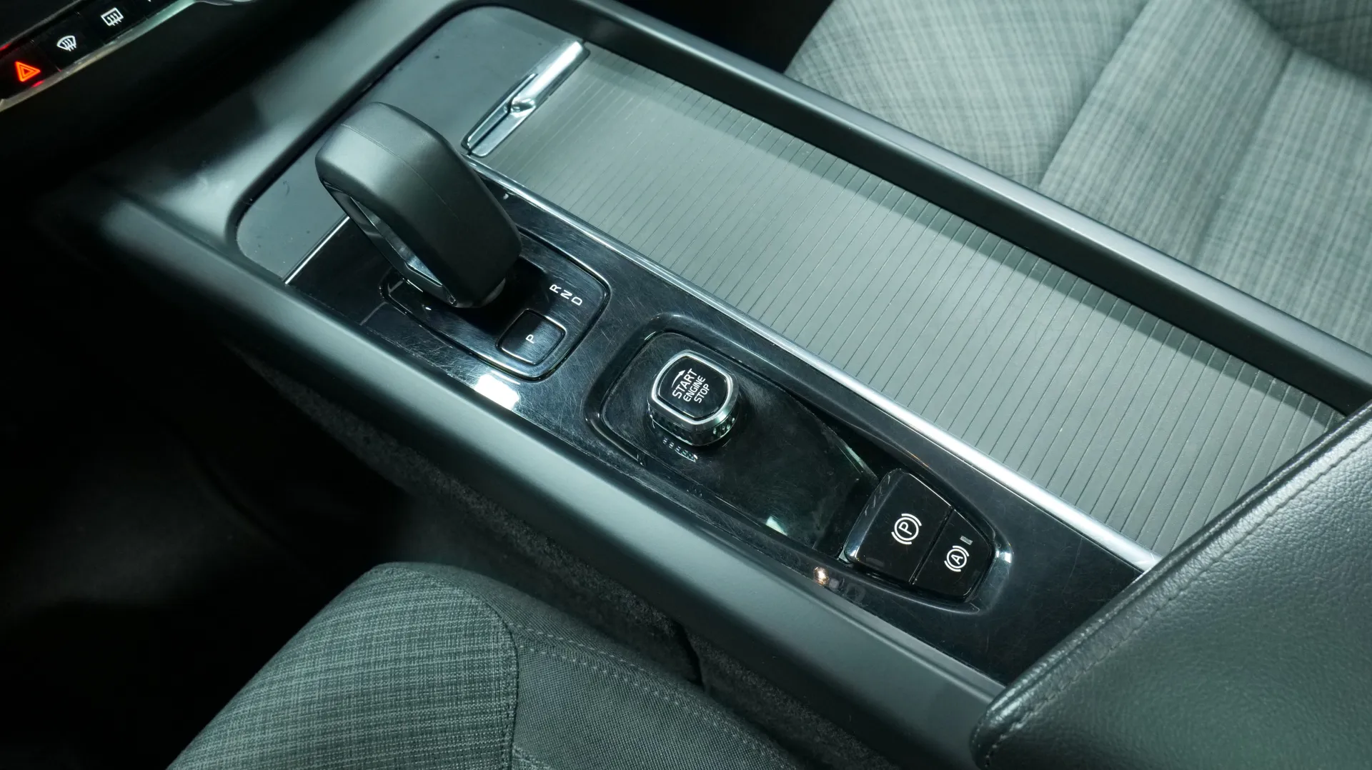 Autokuva 9 - MOS-911