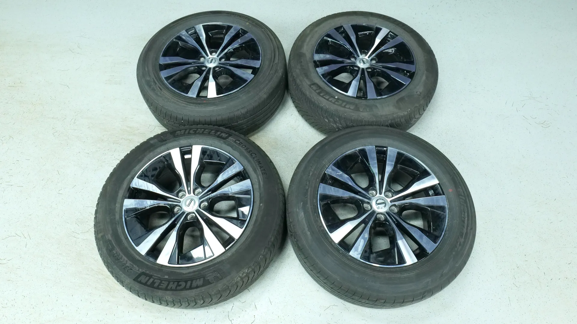 Autokuva 19 - MOS-911