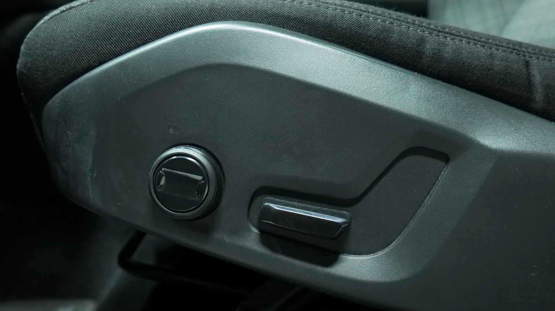 Autokuva 10 - MOS-911