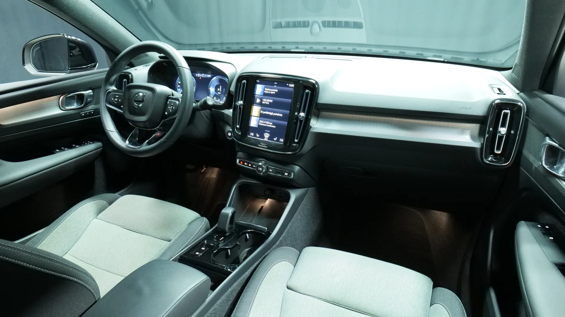 Autokuva 18 - MOT-357