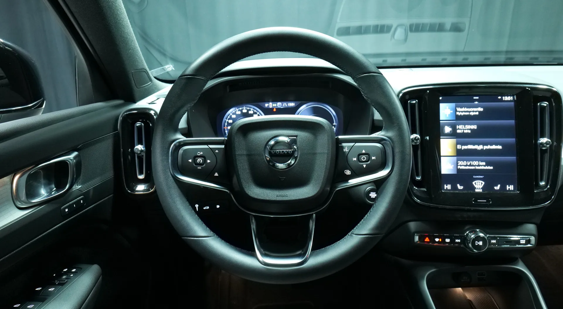 Autokuva 15 - MOT-357