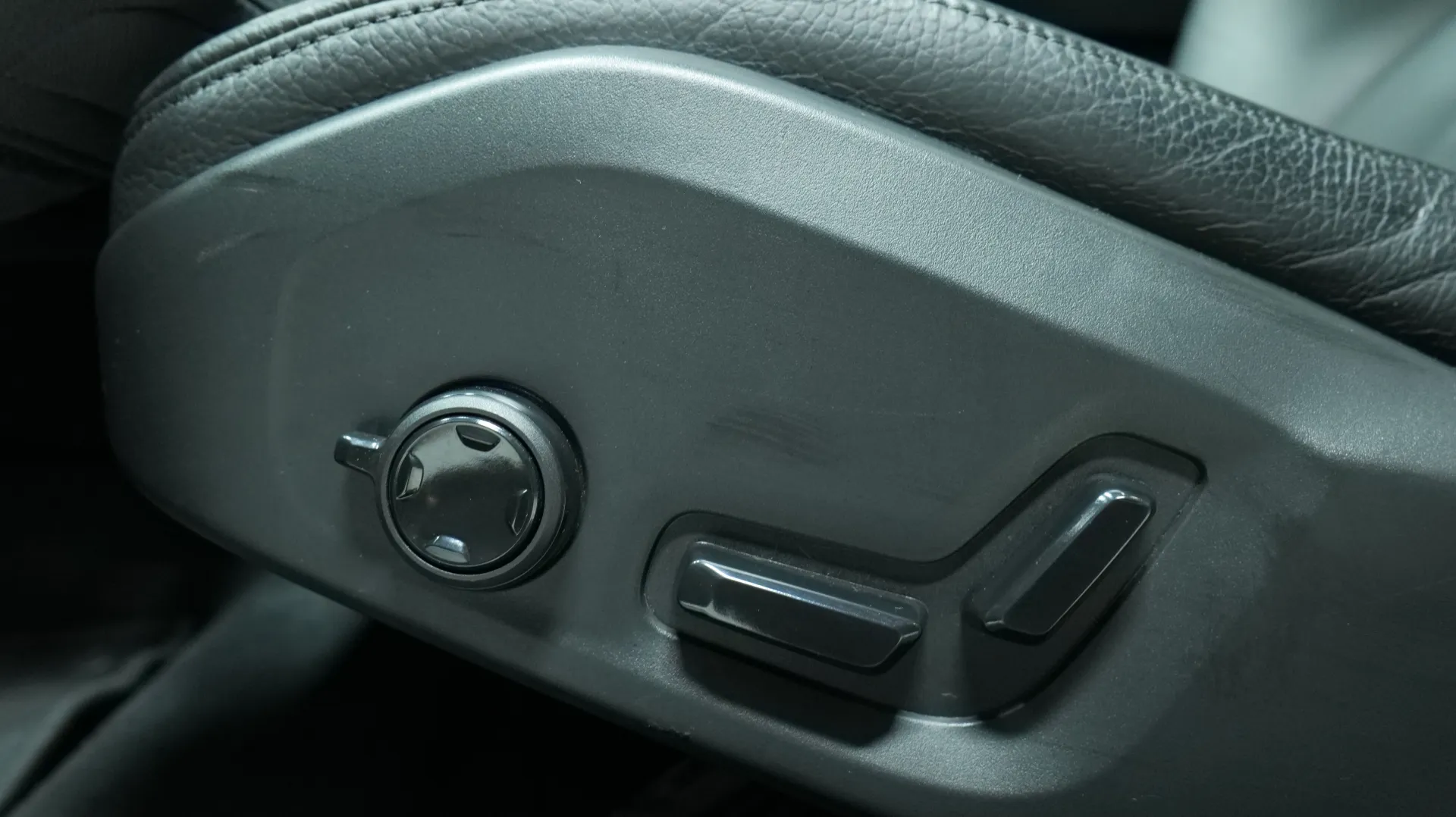 Autokuva 11 - MOV-167