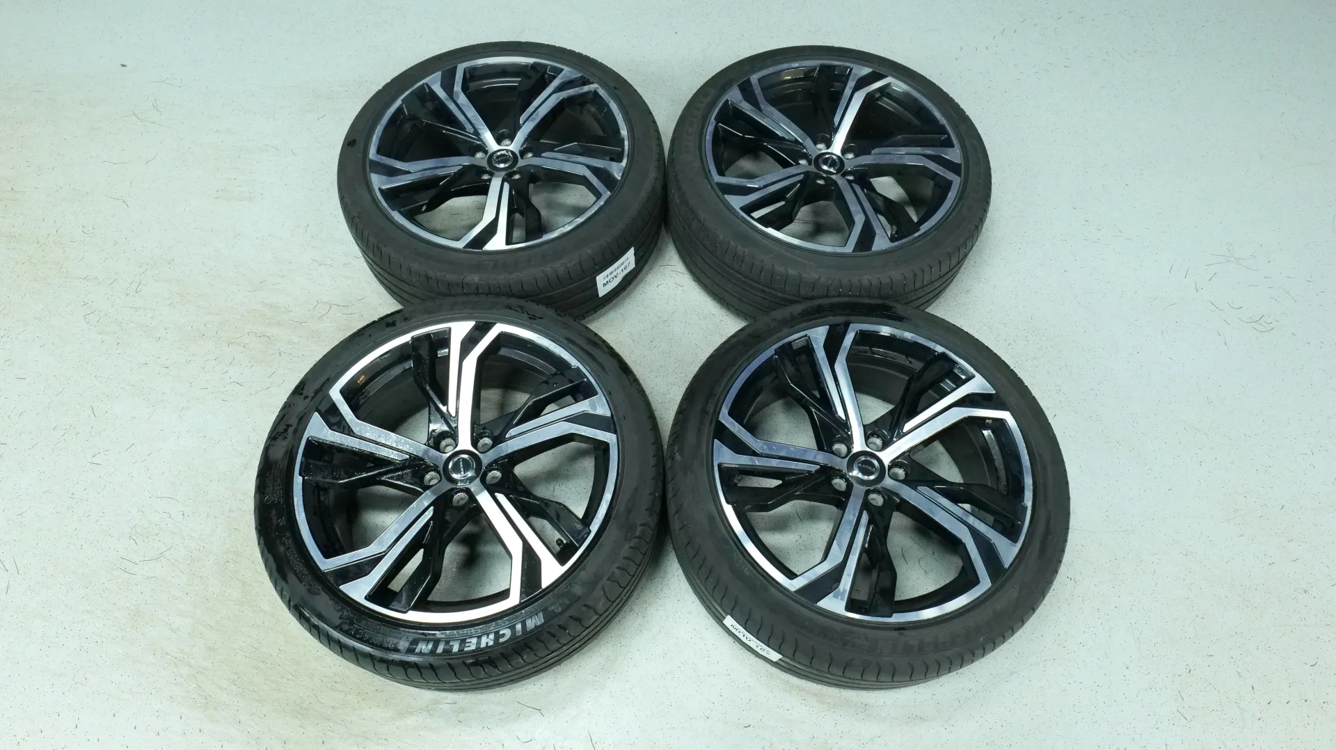 Autokuva 20 - MOV-167