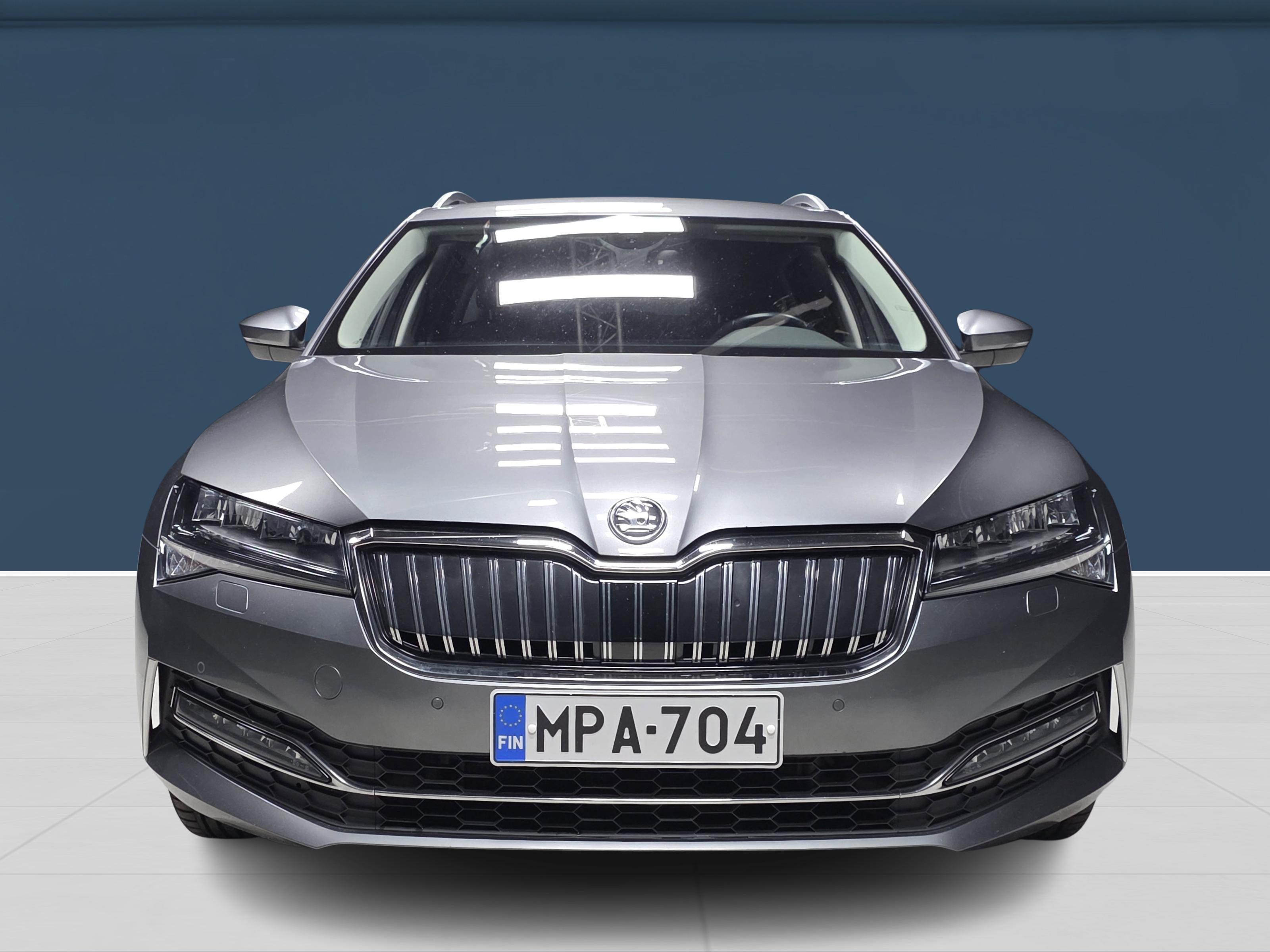 Skoda Superb 2023, kuva 2/15