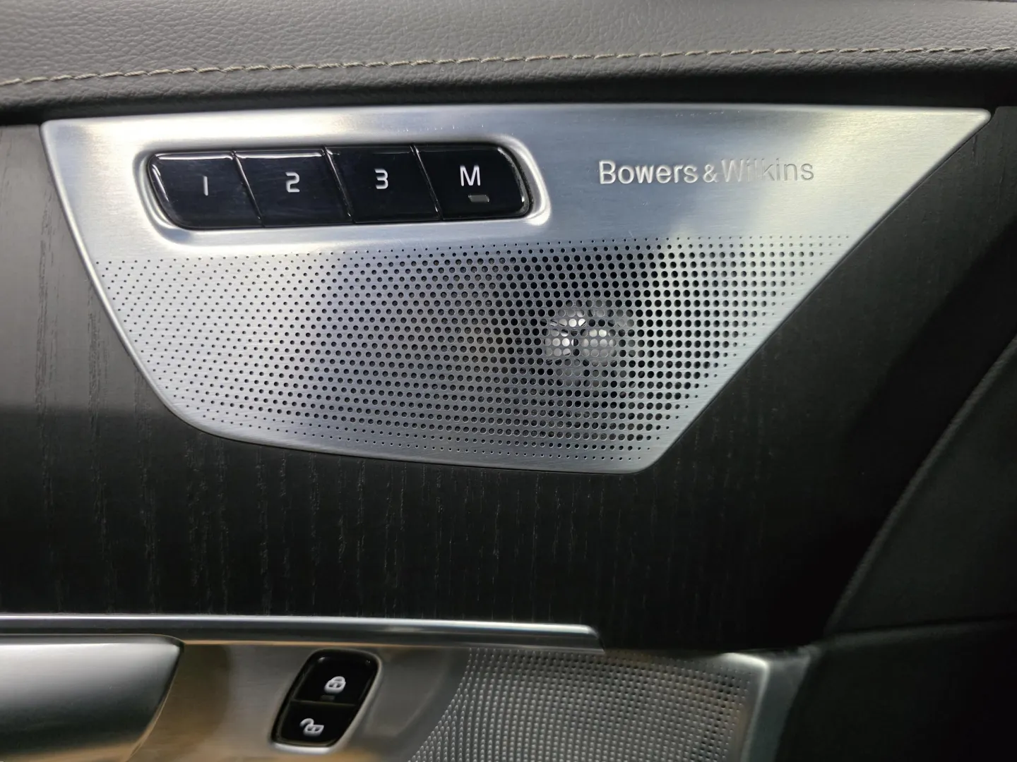 Autokuva 15 - MPC-390