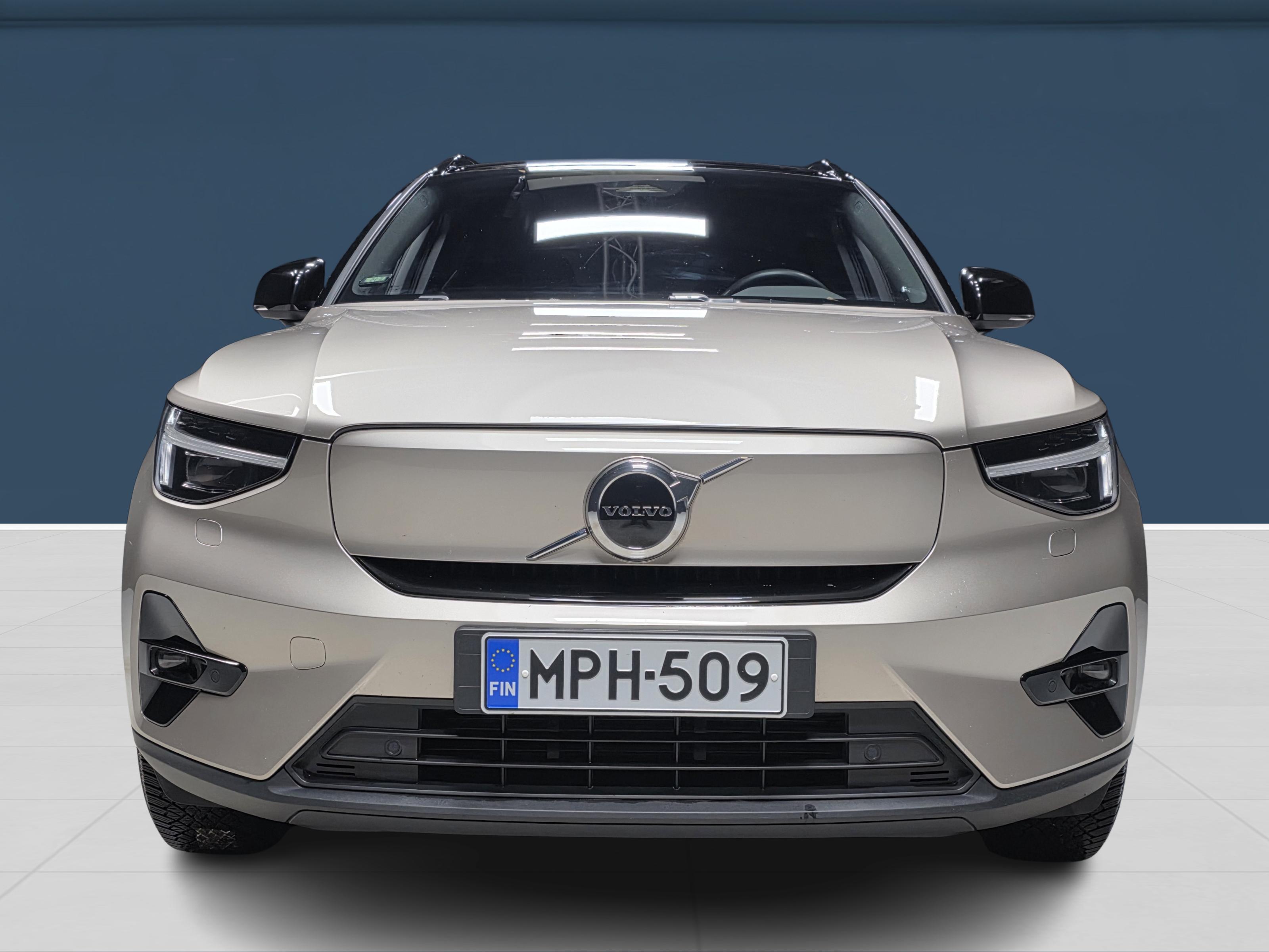 Volvo XC40 Recharge Single Plus aut 2023, photo 2/19