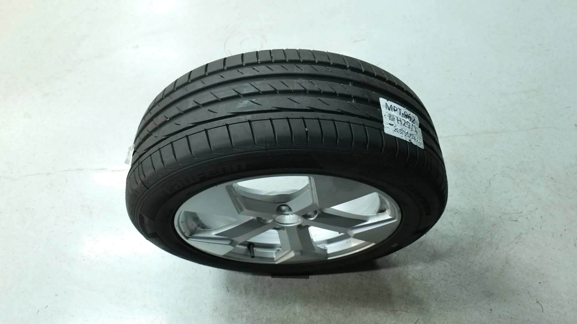 Autokuva 18 - MPT-962