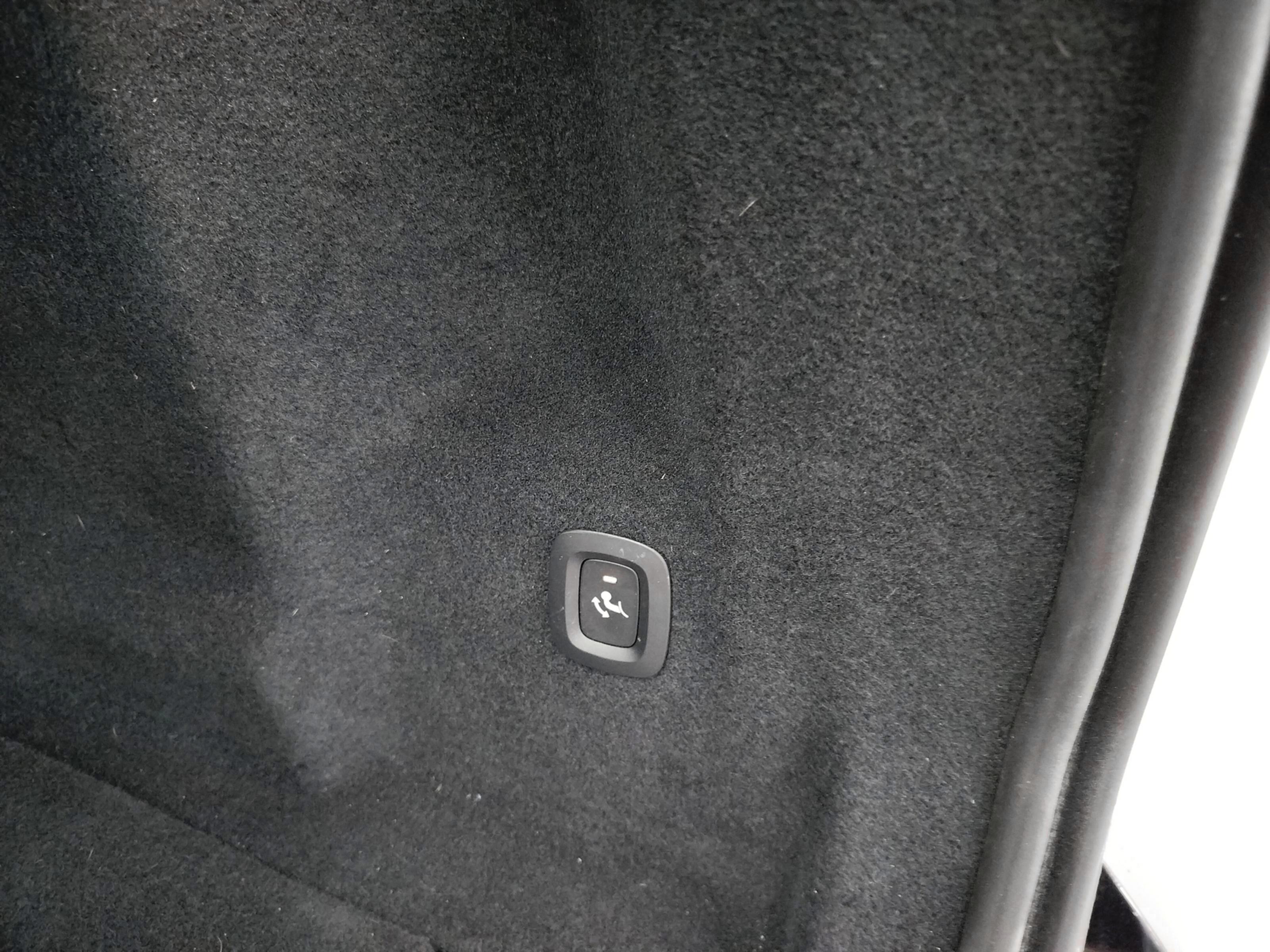 Volvo XC60 2025, photo 5/5