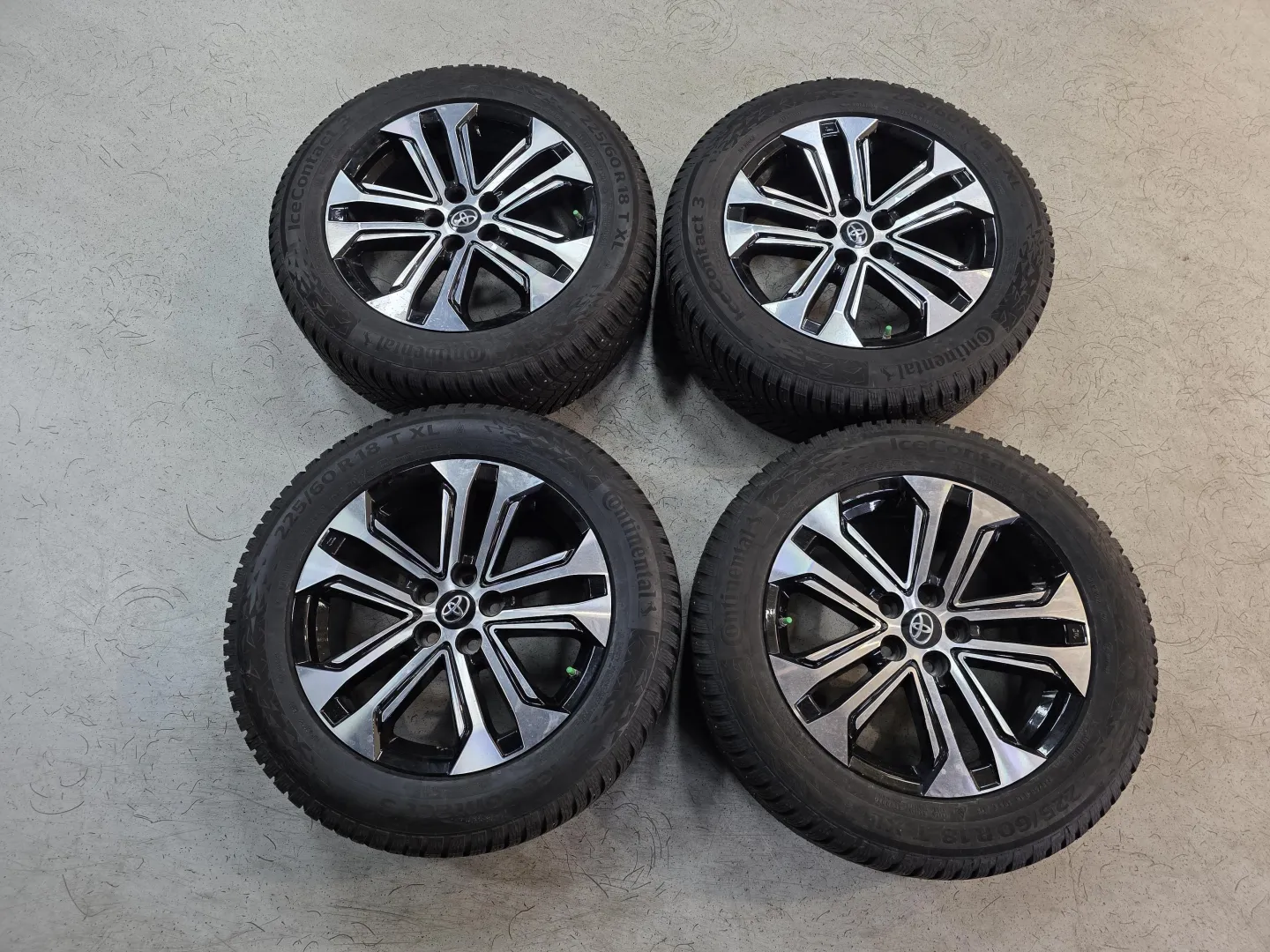 Autokuva 12 - MRC-230