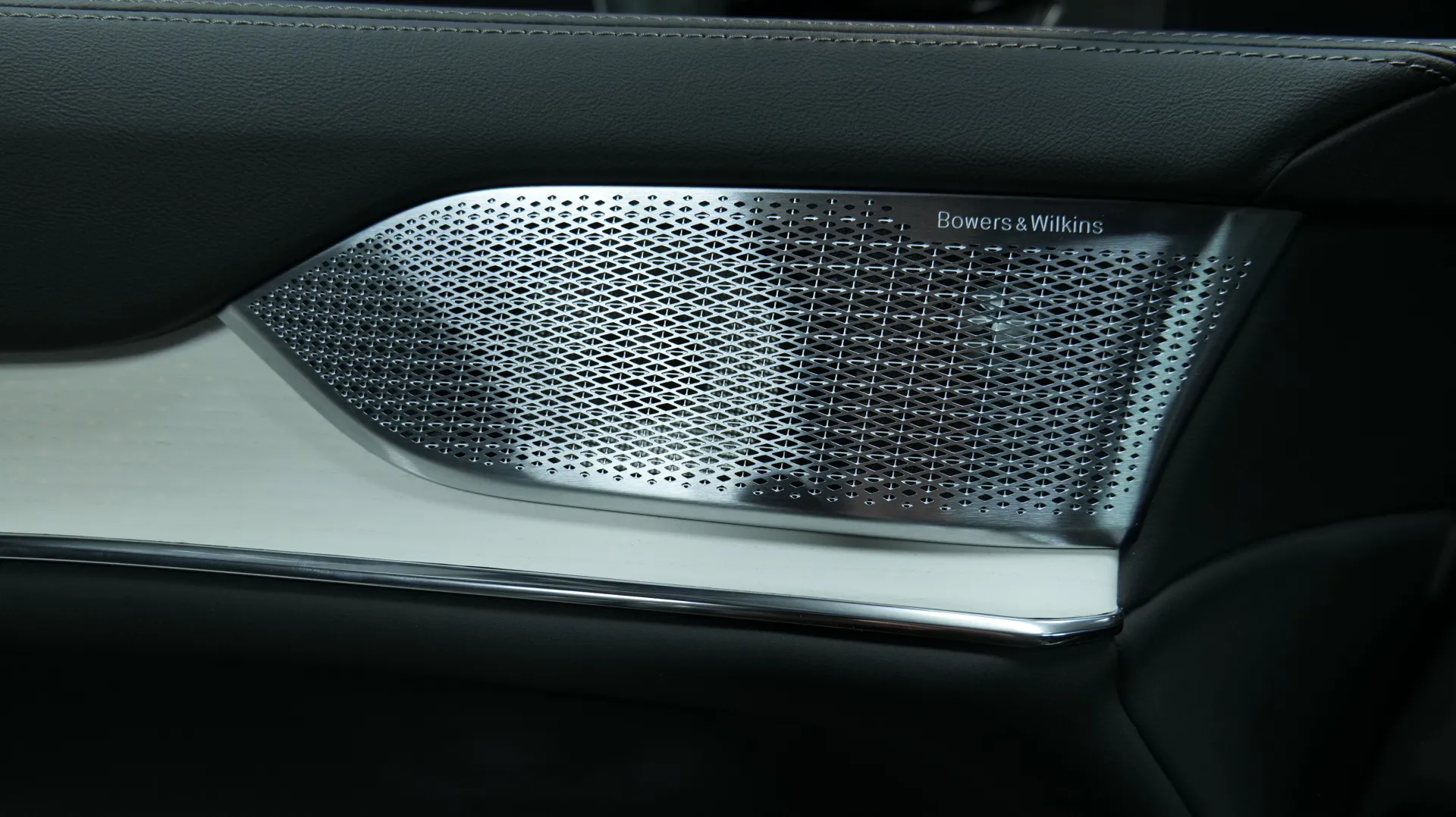 Autokuva 23 - MRC-517