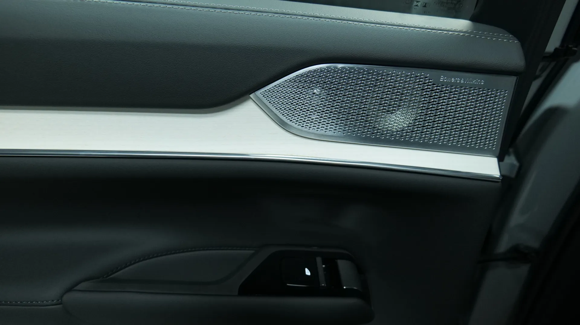 Autokuva 19 - MRC-517