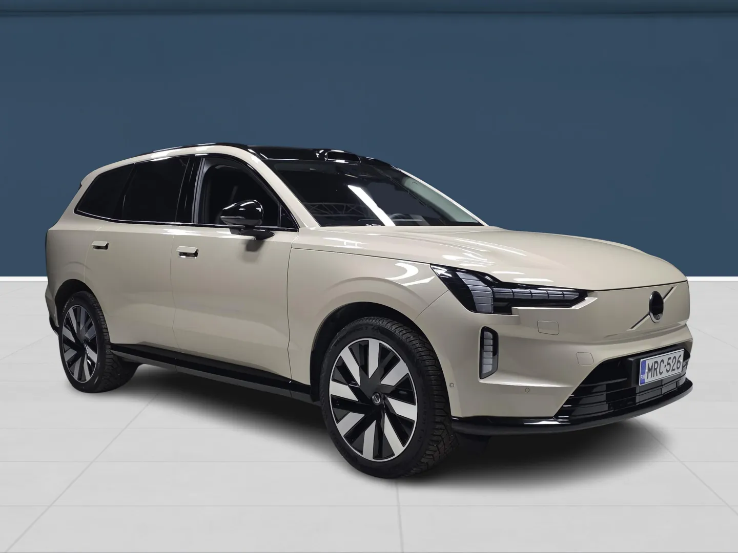 Autokuva 3 - MRC-526