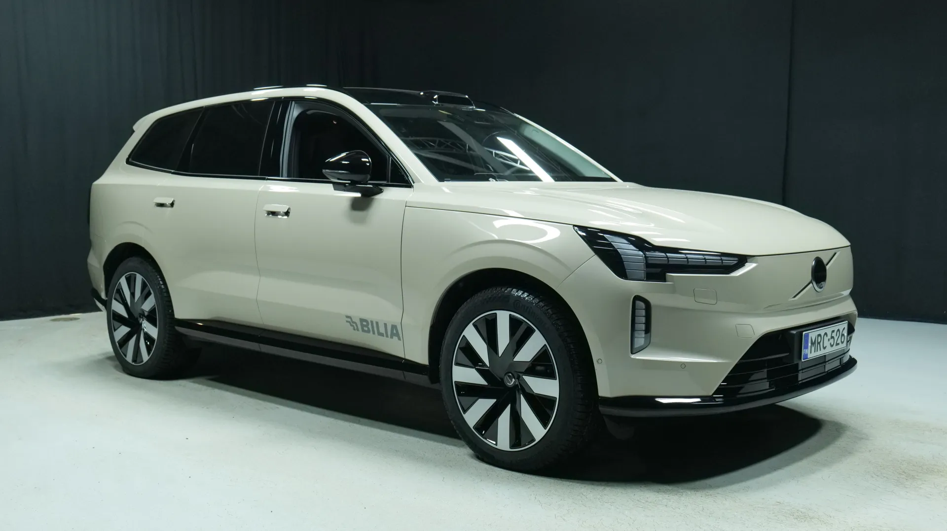 Autokuva 5 - MRC-526