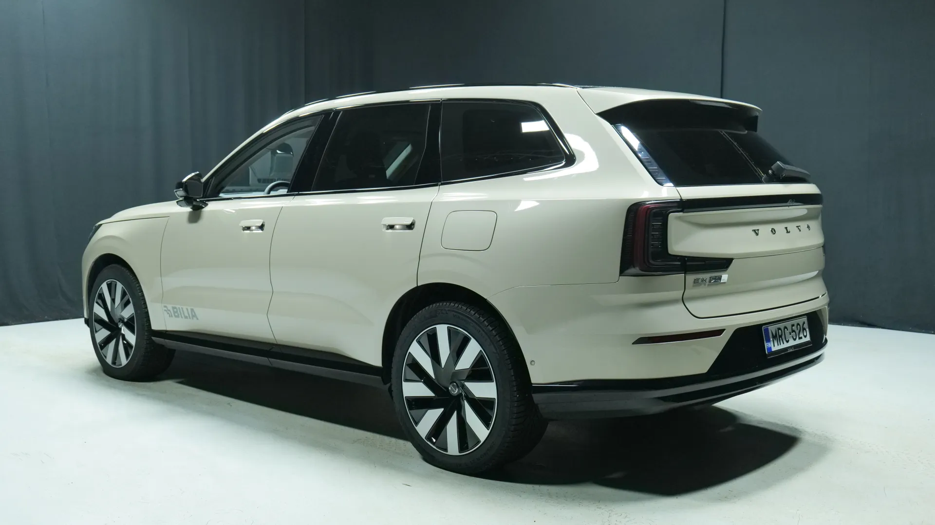 Autokuva 2 - MRC-526