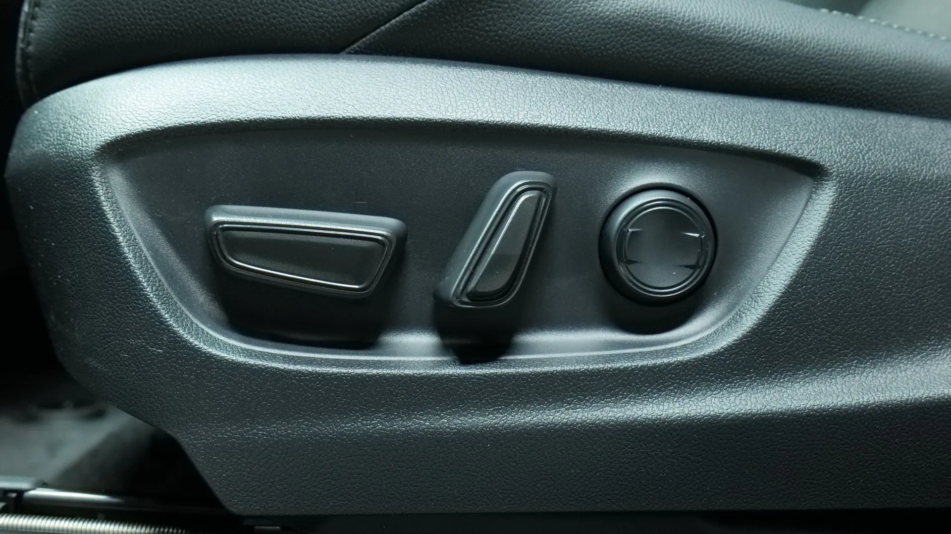 Autokuva 11 - MRL-690