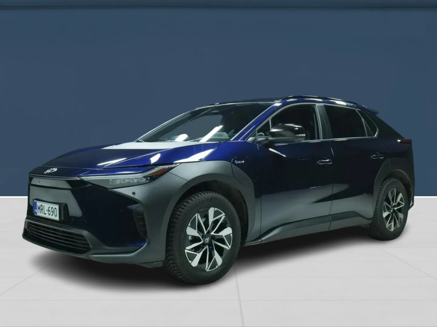 Autokuva 5 - MRL-690