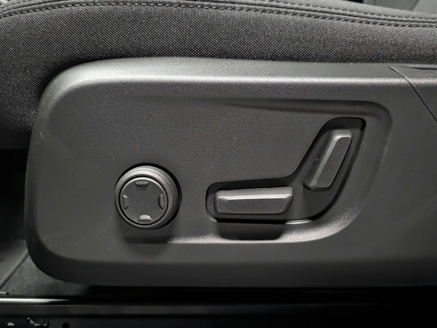 Autokuva 14 - MRL-891