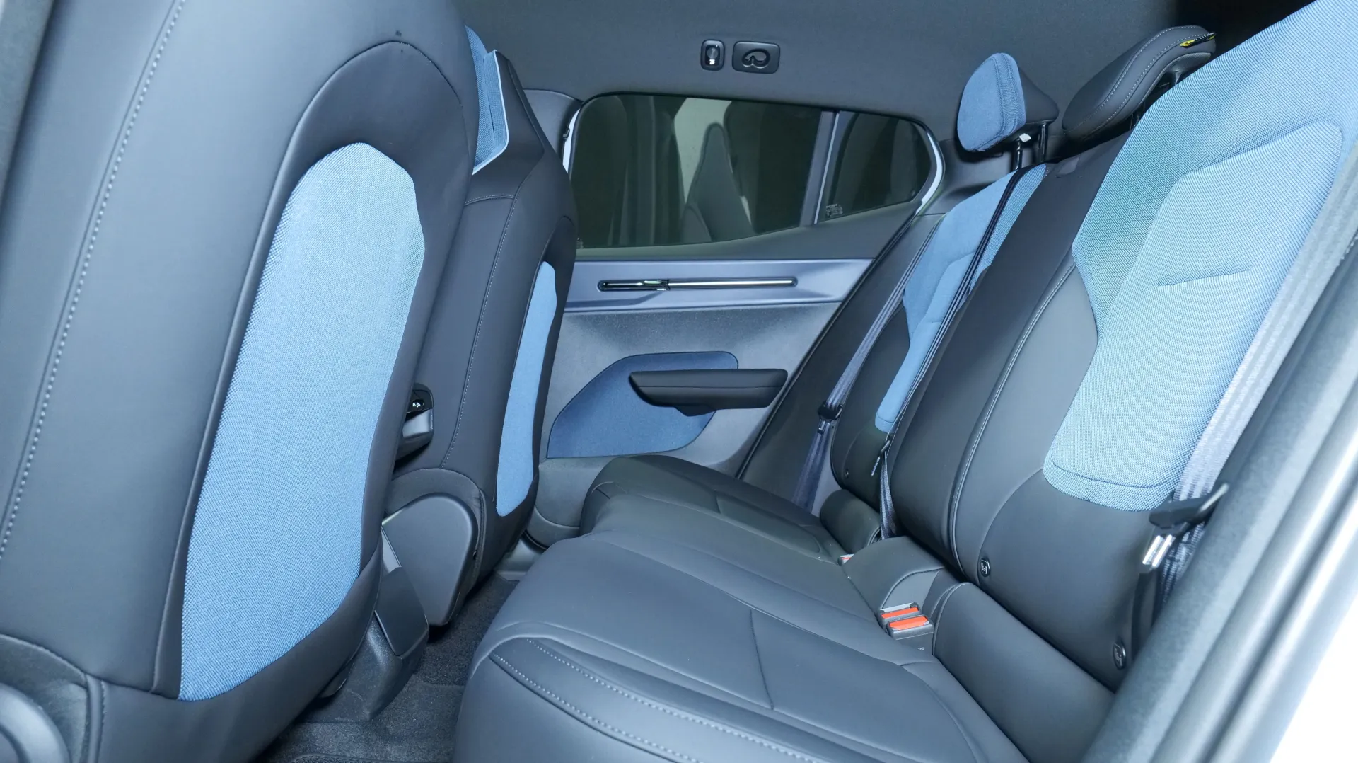 Autokuva 13 - MRL-899