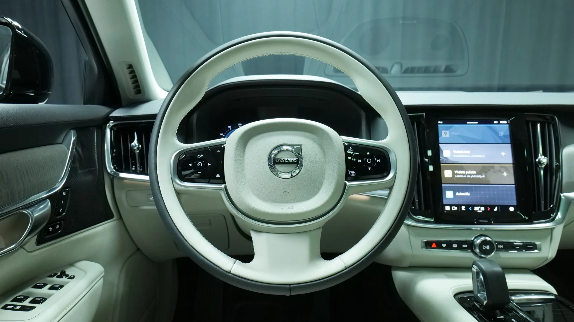 Autokuva 15 - MRM-325